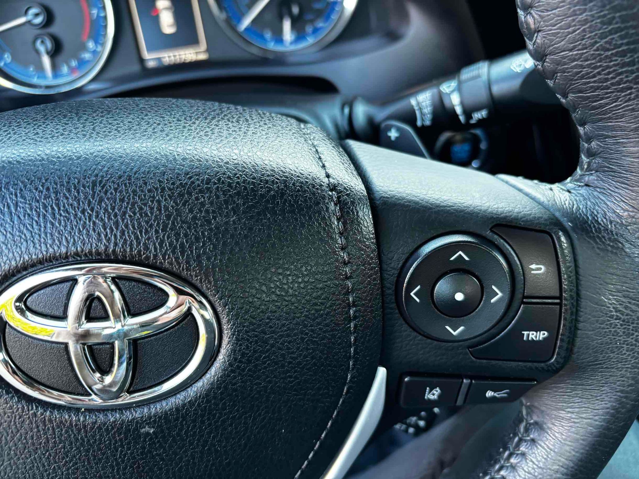 2017 Toyota Corolla SE photo 27