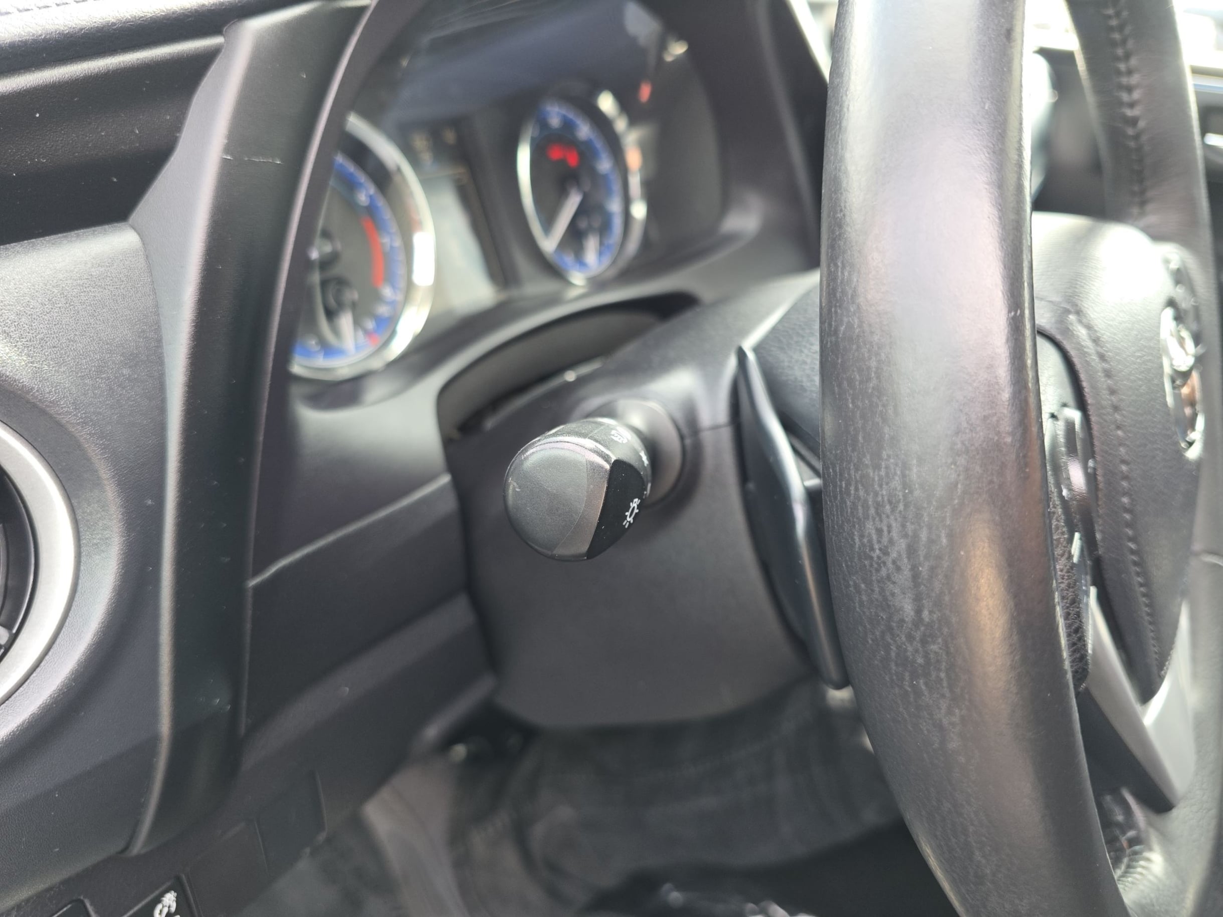 2017 Toyota Corolla SE photo 56