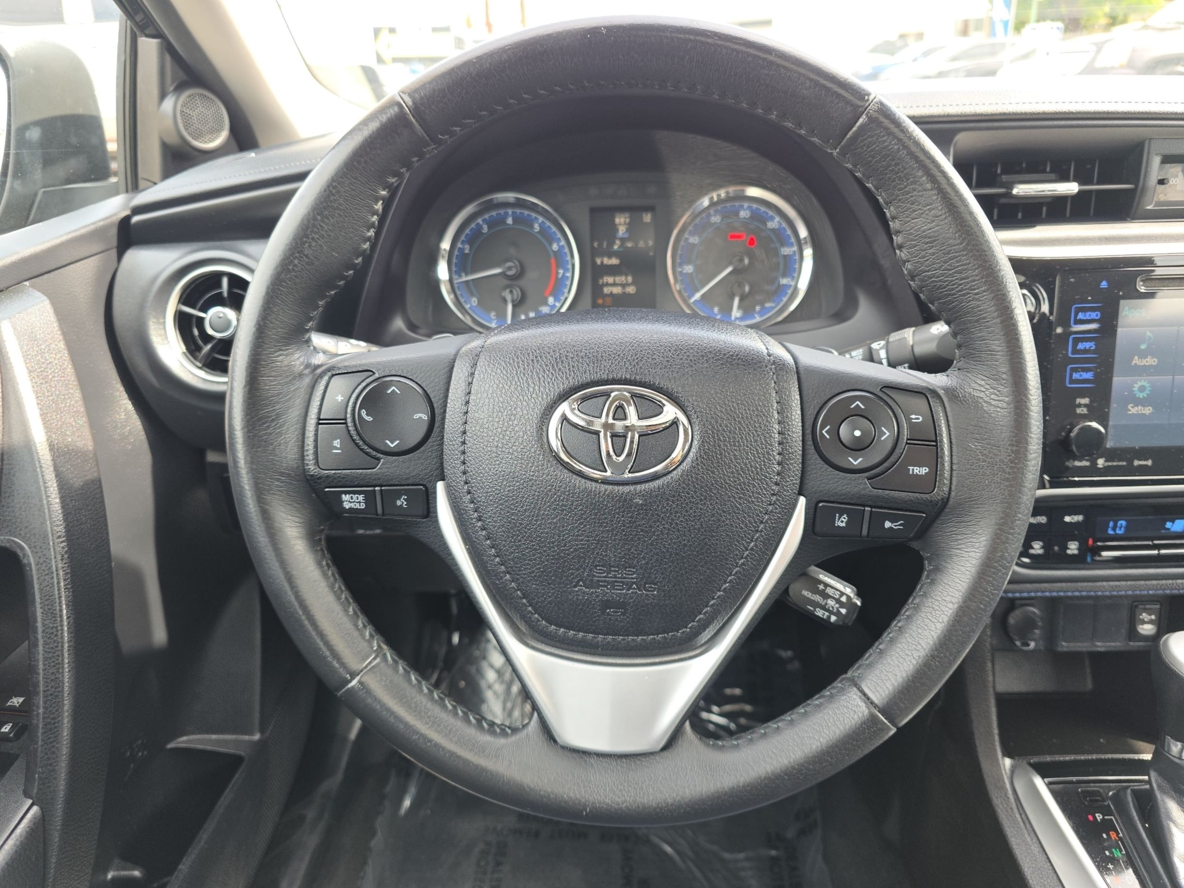 2017 Toyota Corolla SE photo 20