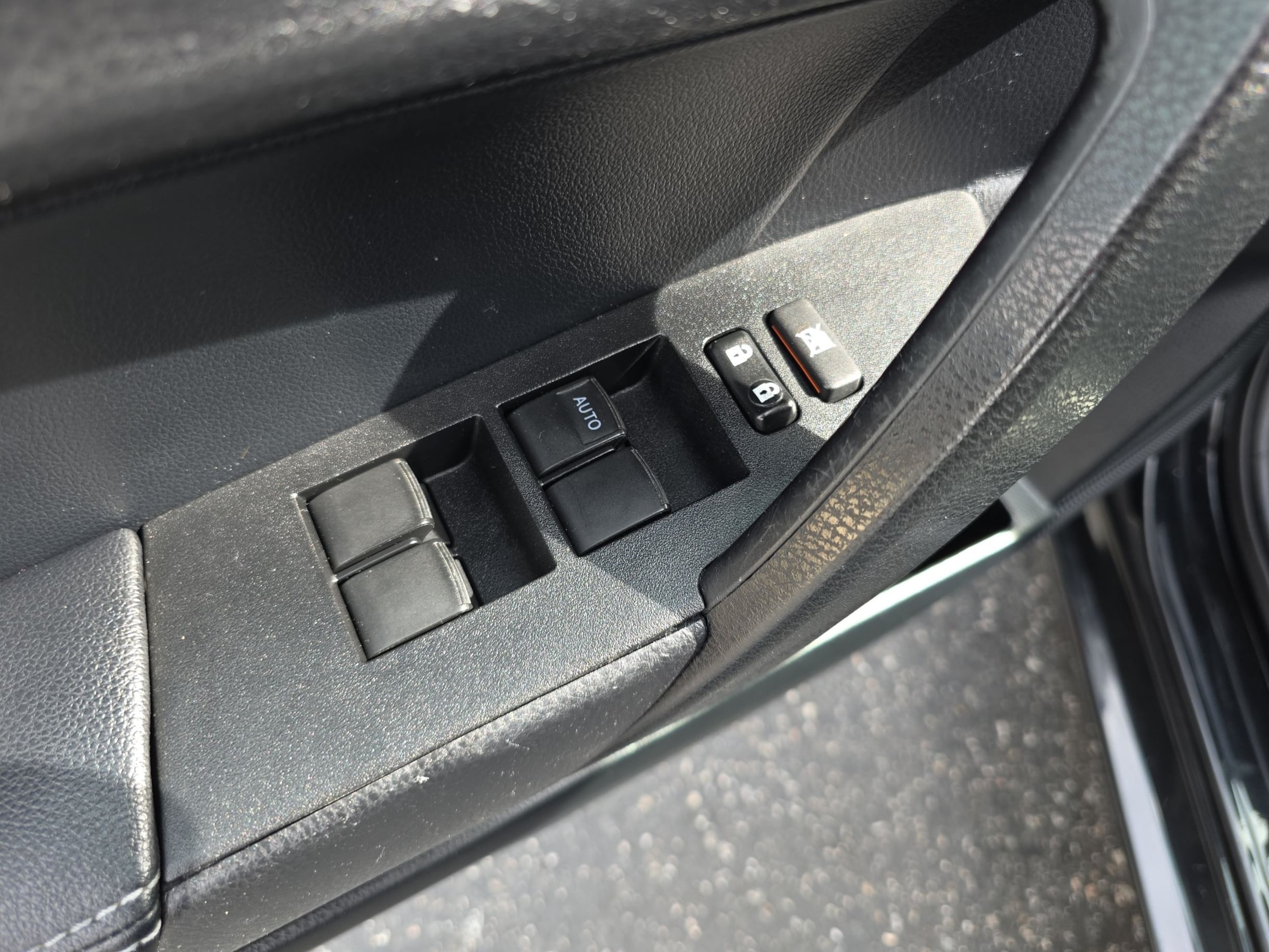 2017 Toyota Corolla SE photo 58