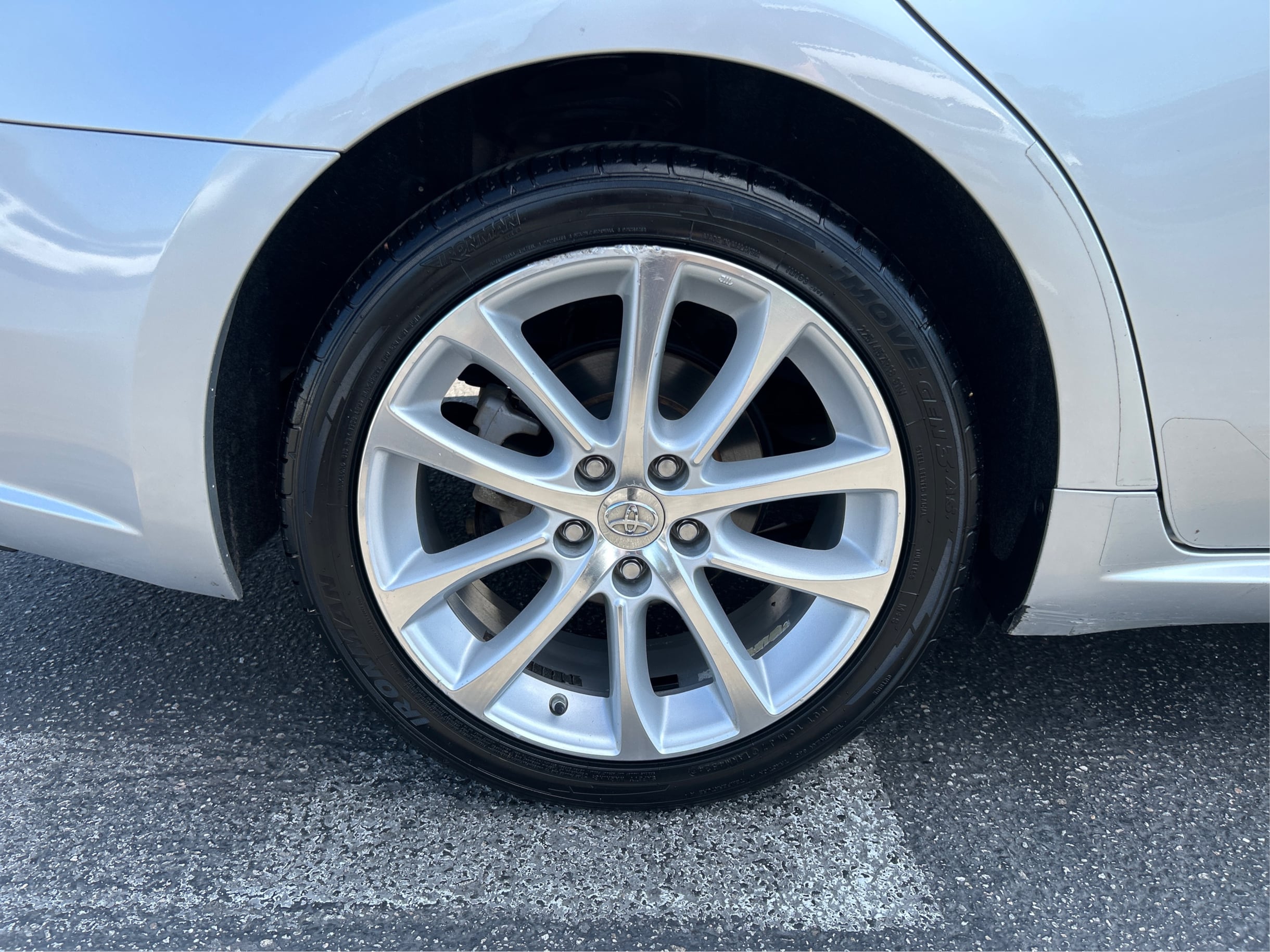 2013 Toyota Avalon Limited photo 28