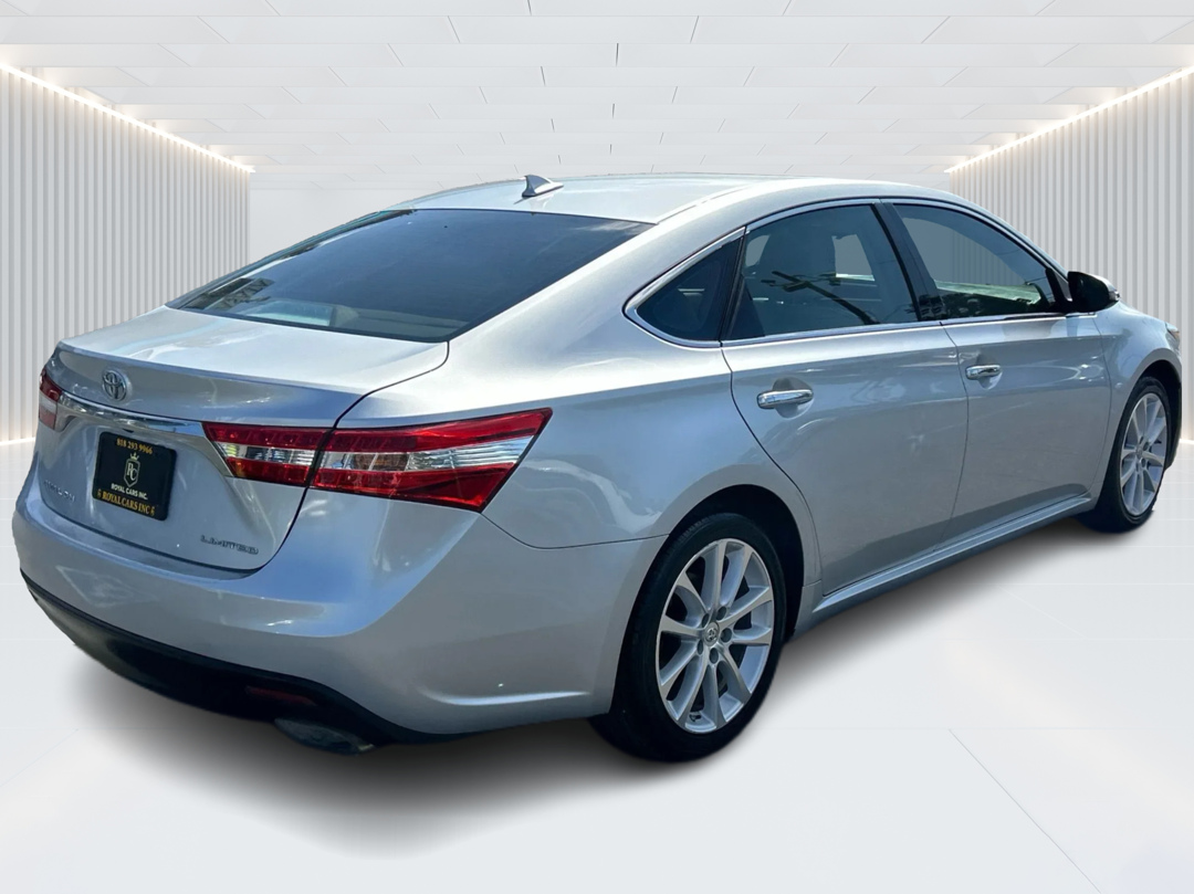 2013 Toyota Avalon Limited photo 2