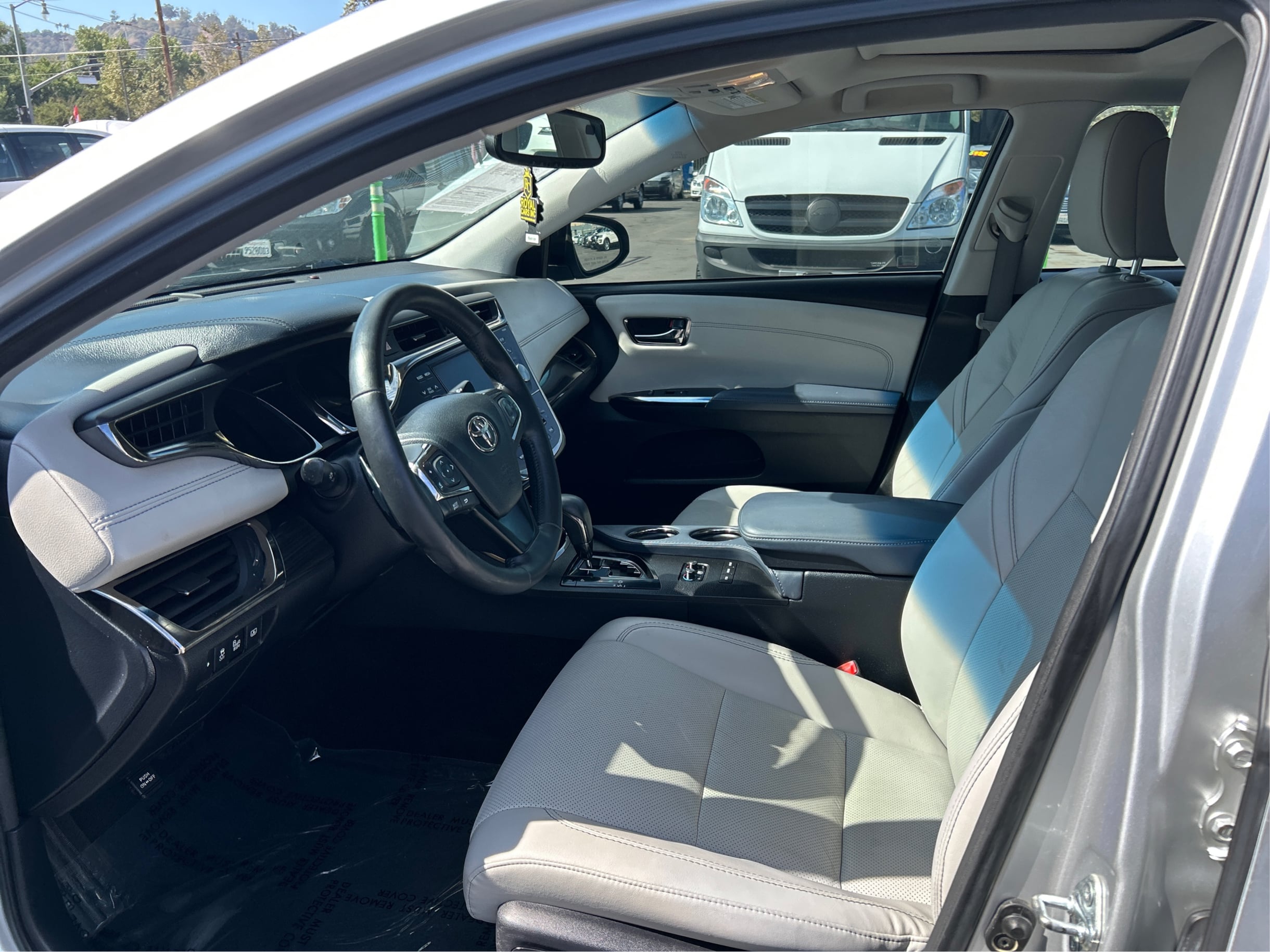 2013 Toyota Avalon Limited photo 5