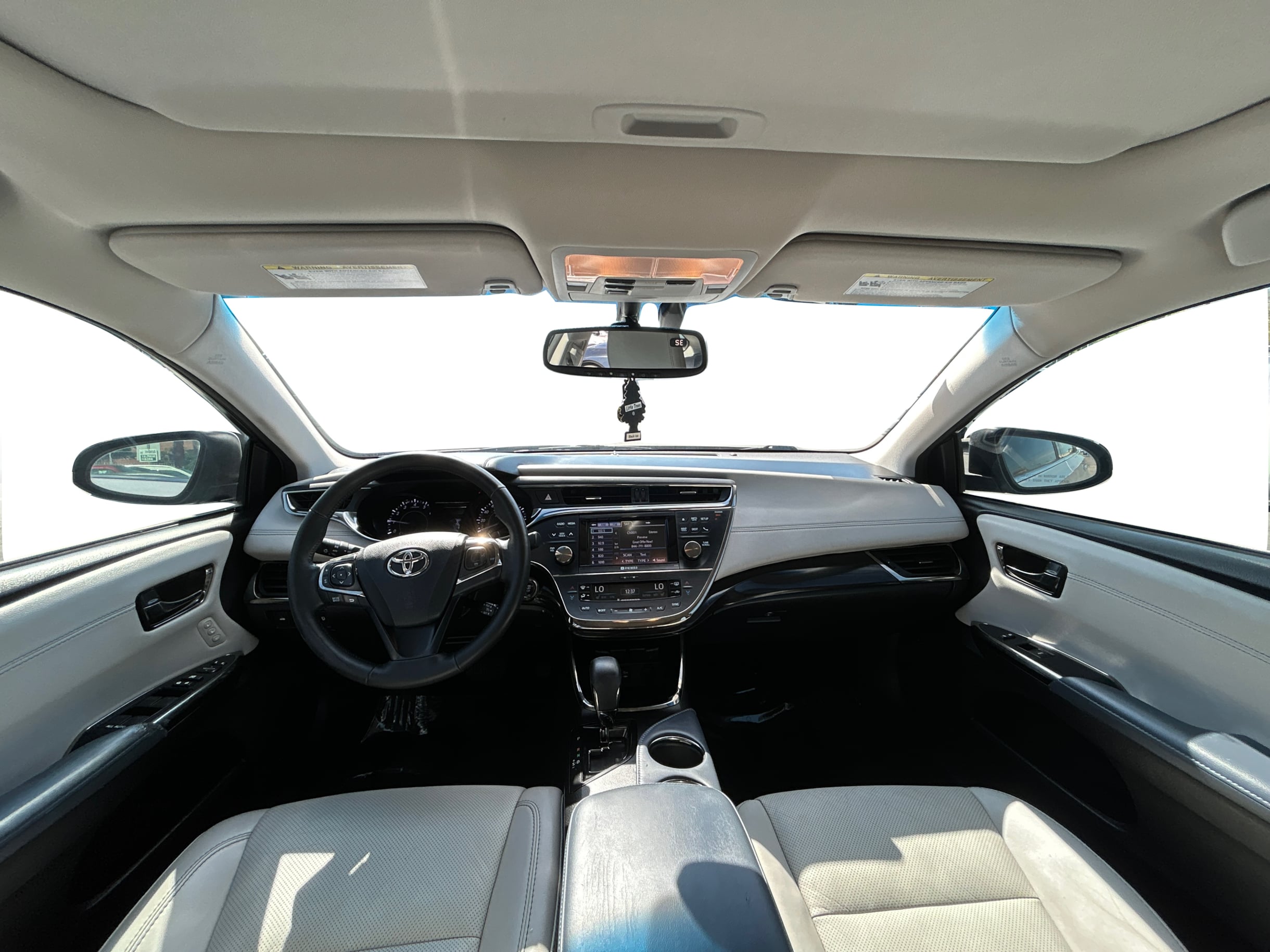 2013 Toyota Avalon Limited photo 10