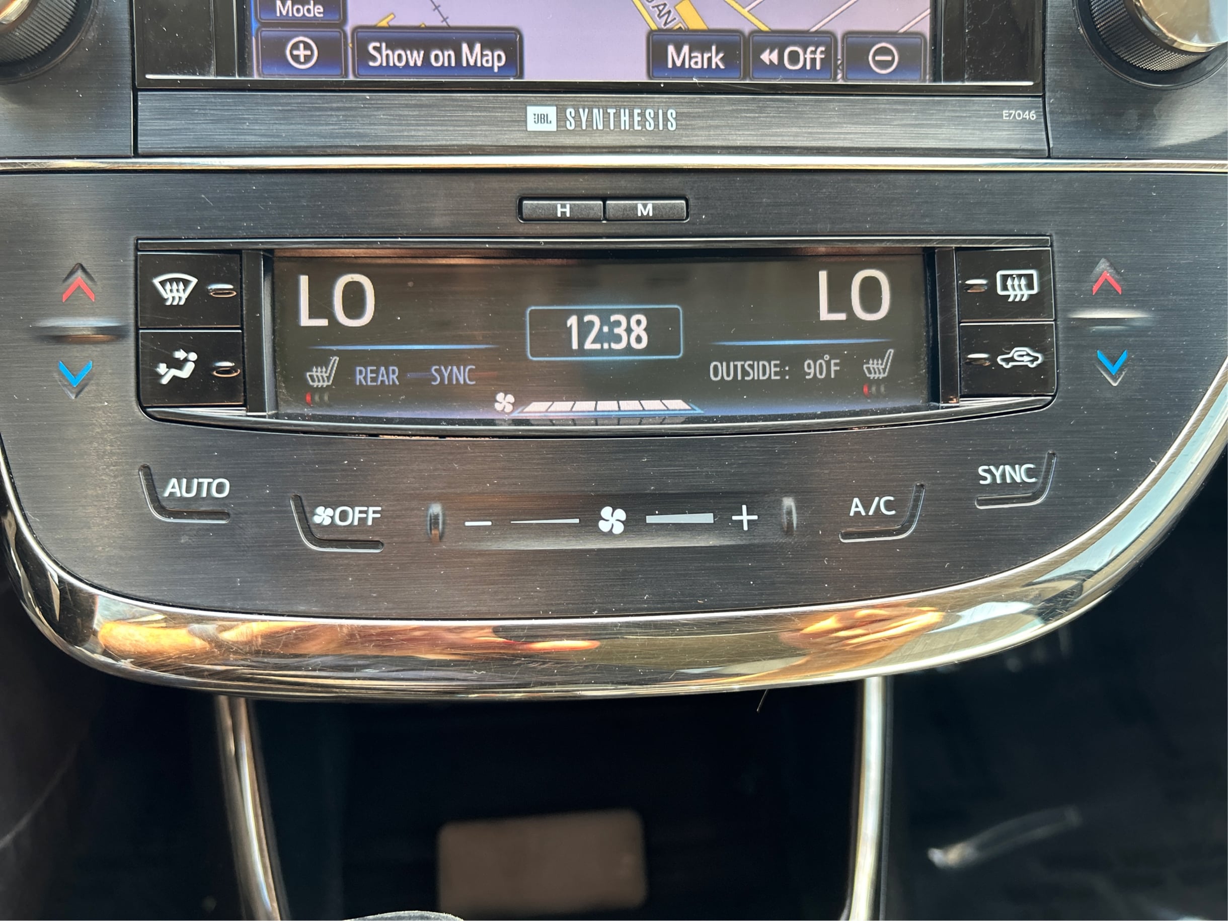 2013 Toyota Avalon Limited photo 38