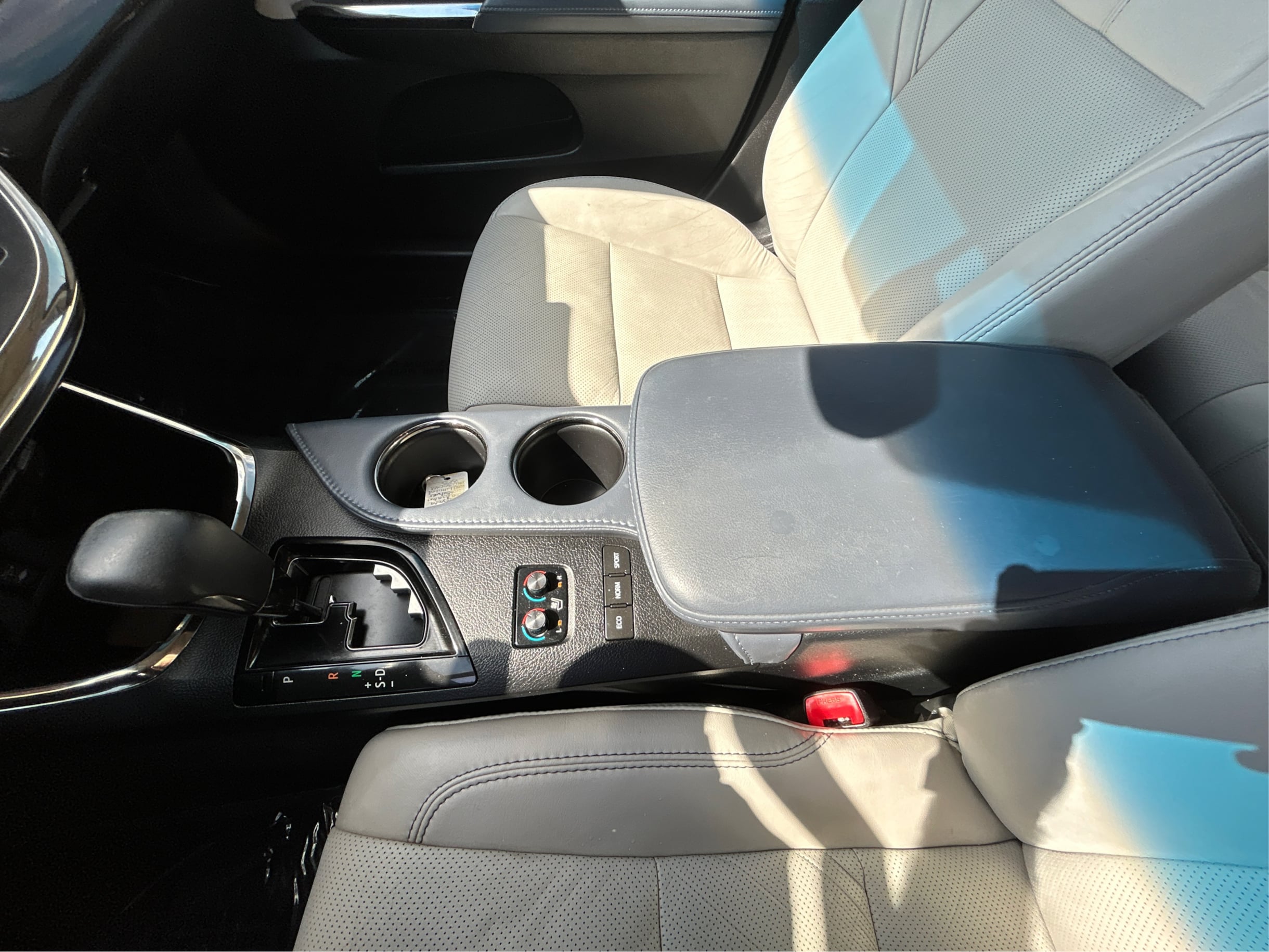 2013 Toyota Avalon Limited photo 13