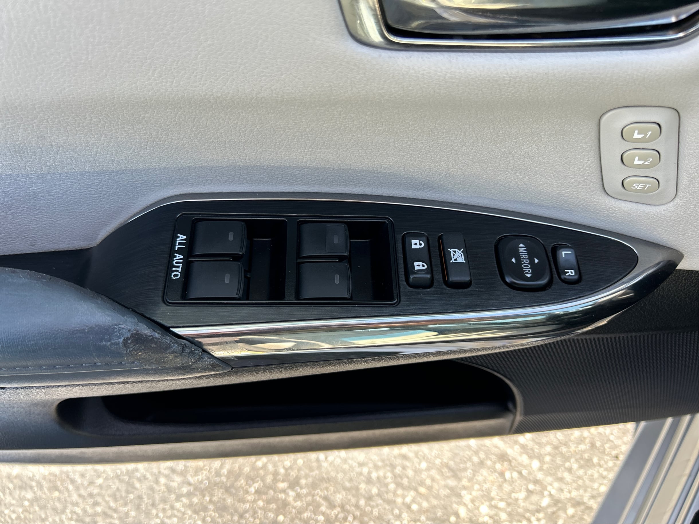 2013 Toyota Avalon Limited photo 44