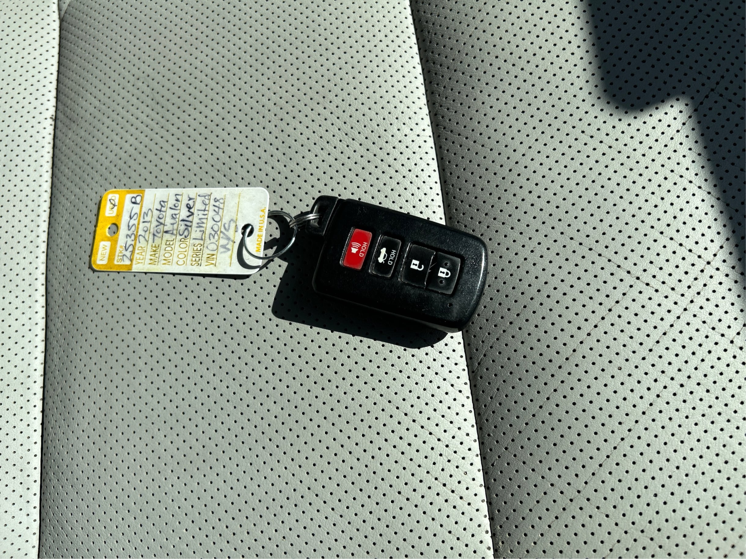 2013 Toyota Avalon Limited photo 42
