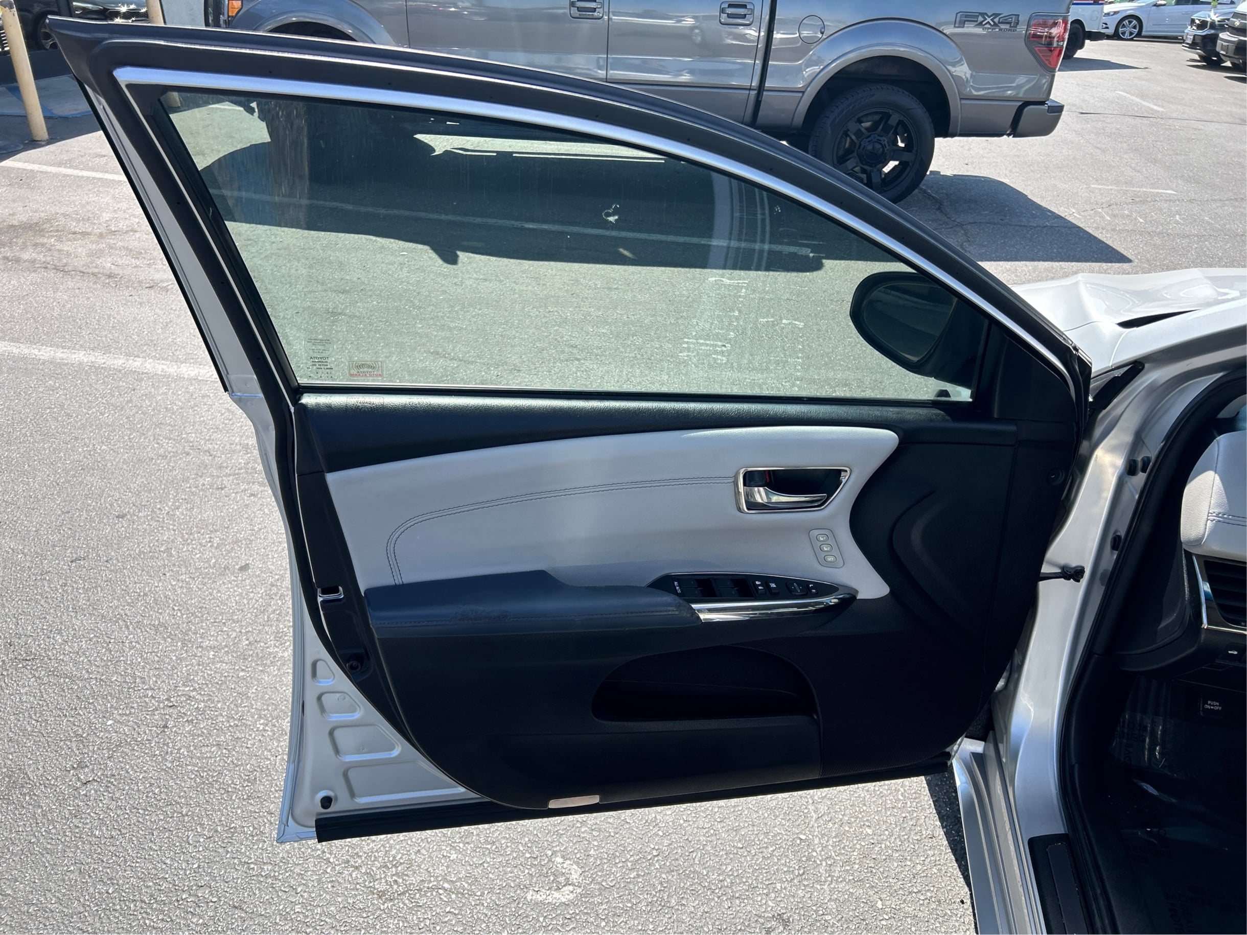 2013 Toyota Avalon Limited photo 18