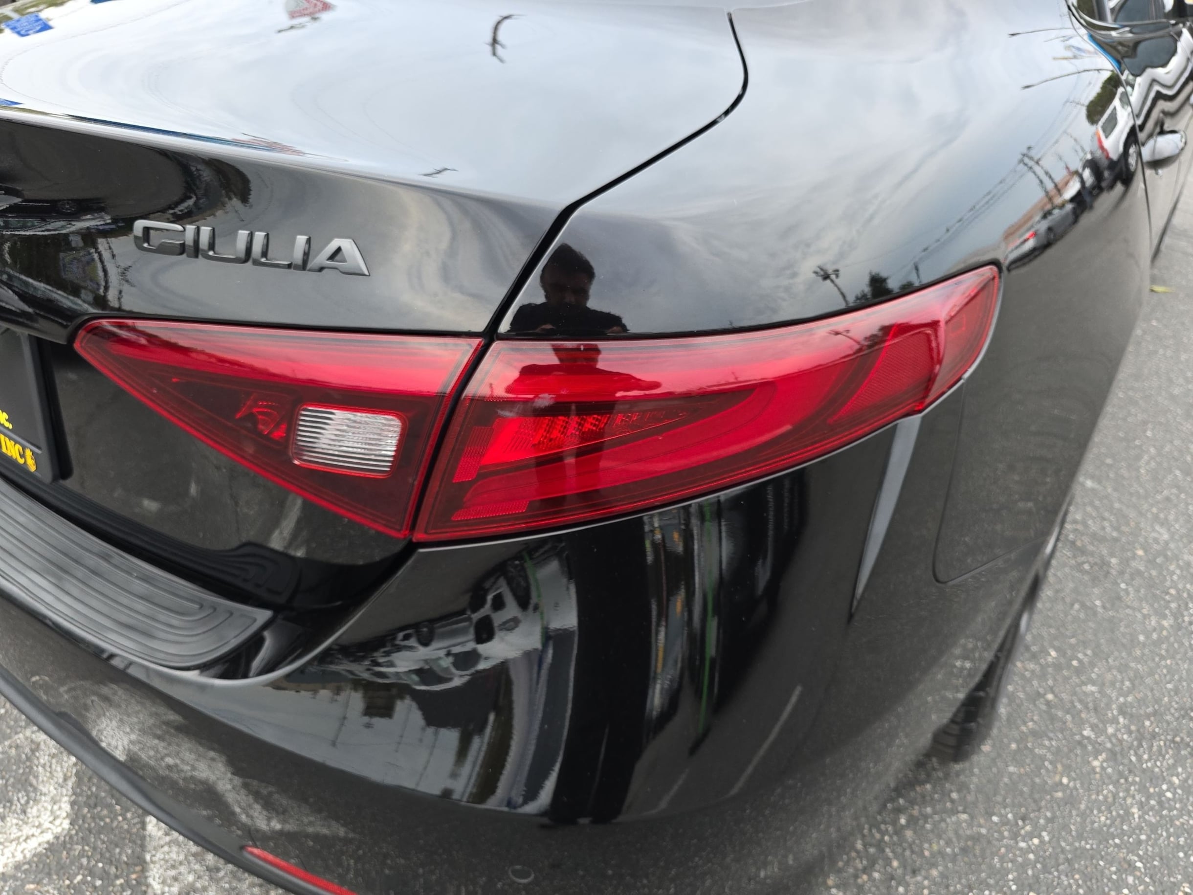 2019 Alfa Romeo Giulia Sport photo 35