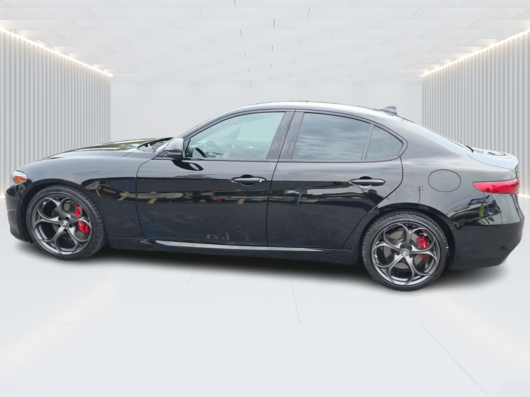 2019 Alfa Romeo Giulia Sport photo 8