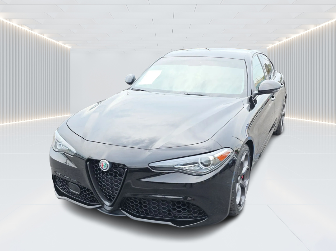 2019 Alfa Romeo Giulia Sport photo 2