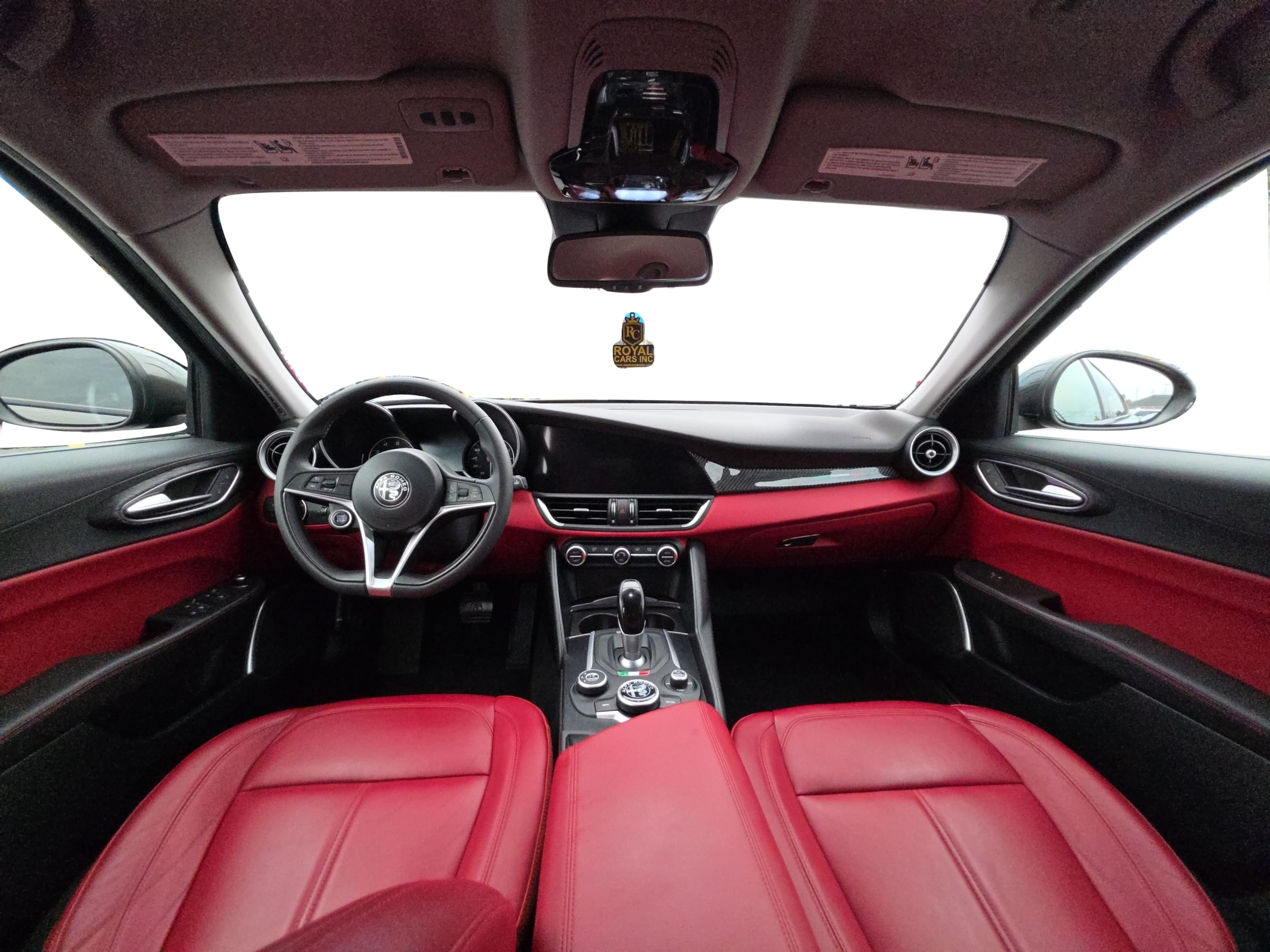 2019 Alfa Romeo Giulia Sport photo 14