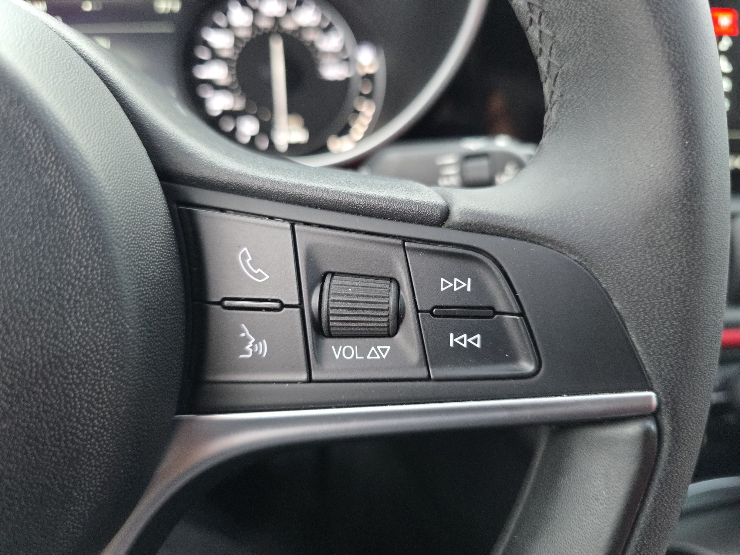 2019 Alfa Romeo Giulia Sport photo 43
