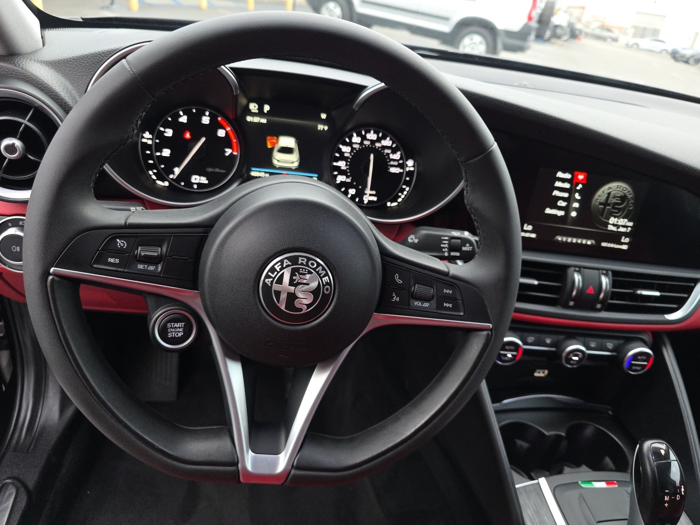 2019 Alfa Romeo Giulia Sport photo 20
