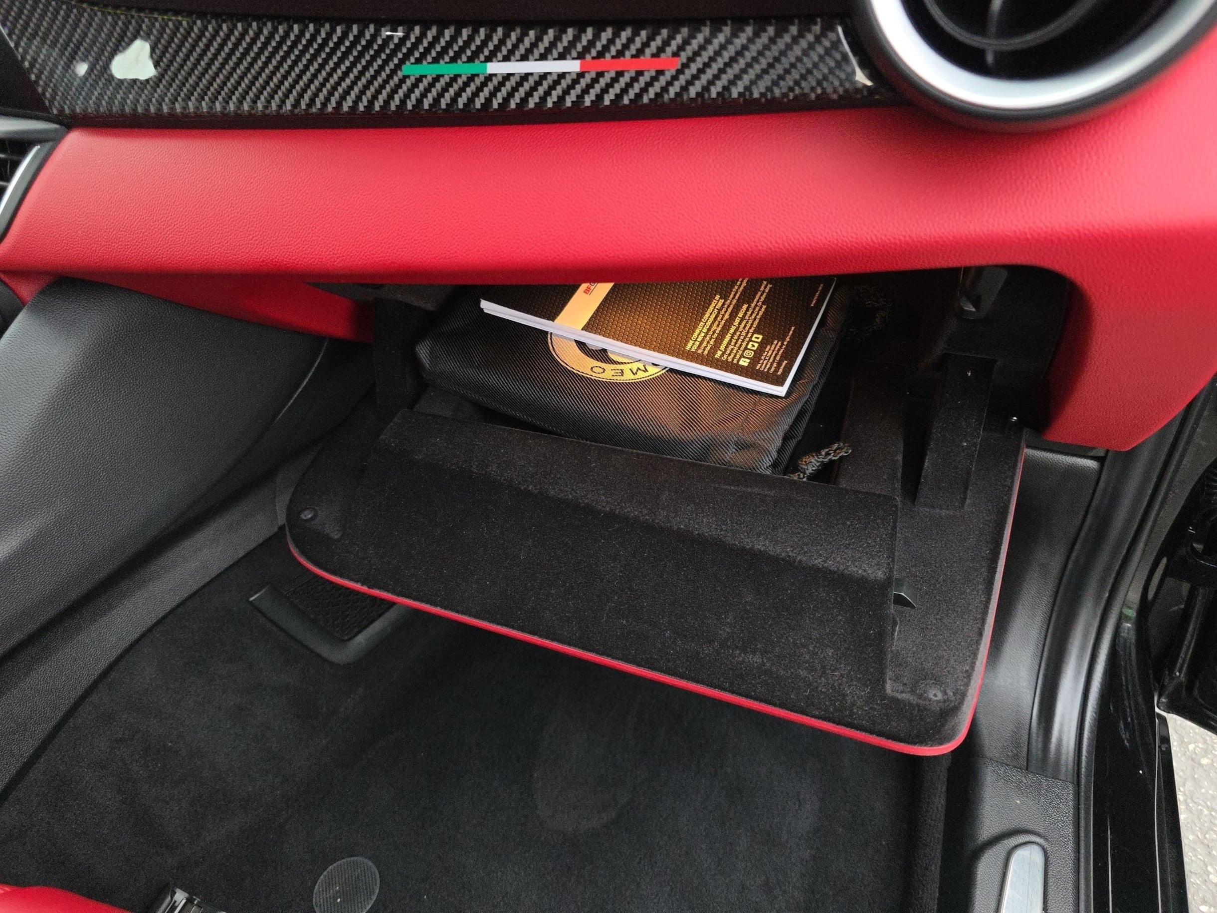 2019 Alfa Romeo Giulia Sport photo 46