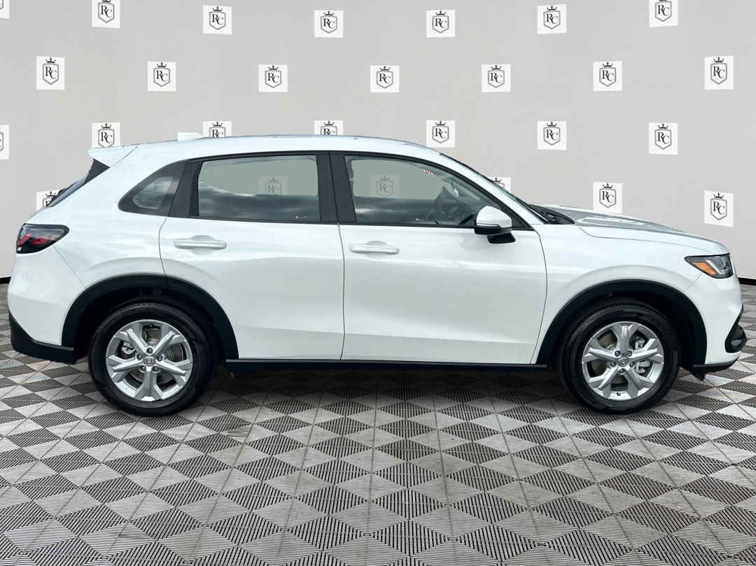 2023 Honda HR-V LX photo 4