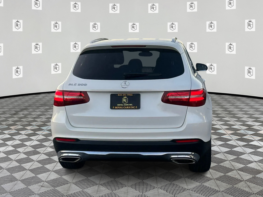 2017 Mercedes Benz GLC 300 photo 4