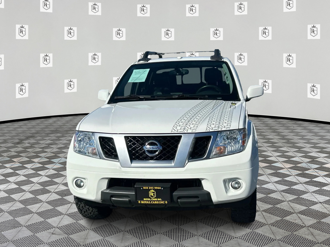 2016 Nissan Frontier PRO-4X photo 2