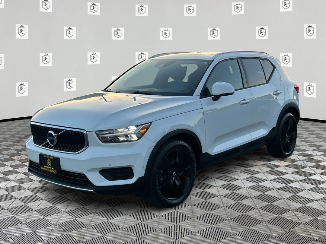 2019 Volvo XC40 T5 Momentum AWD's photo