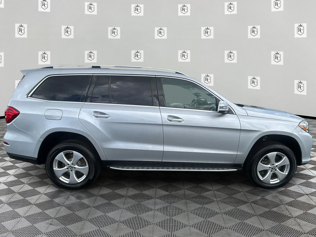 Photo 4 of this Mercedes-Benz GLS 450