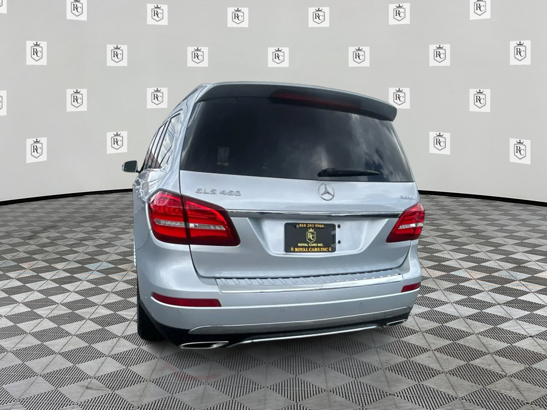 Photo 7 of this Mercedes-Benz GLS 450