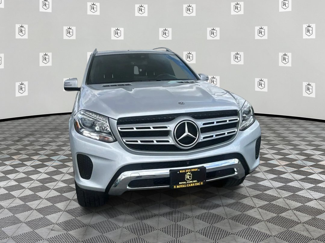 Photo 3 of this Mercedes-Benz GLS 450