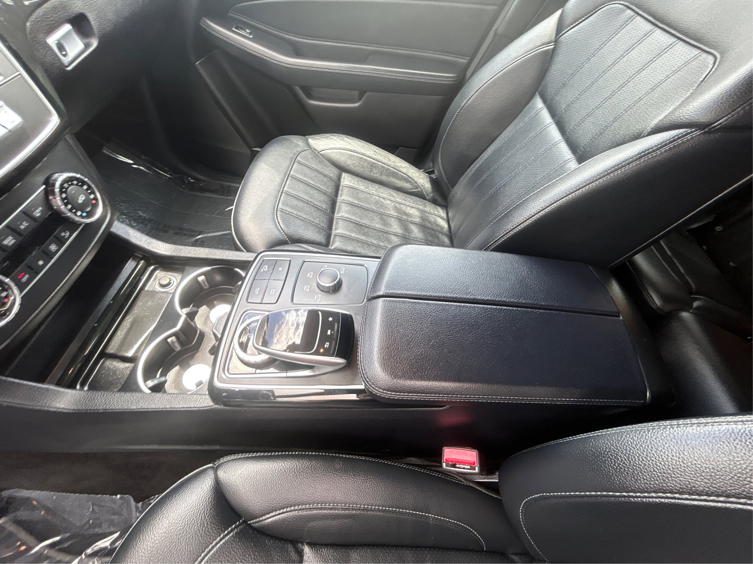 Photo 17 of this Mercedes-Benz GLS 450