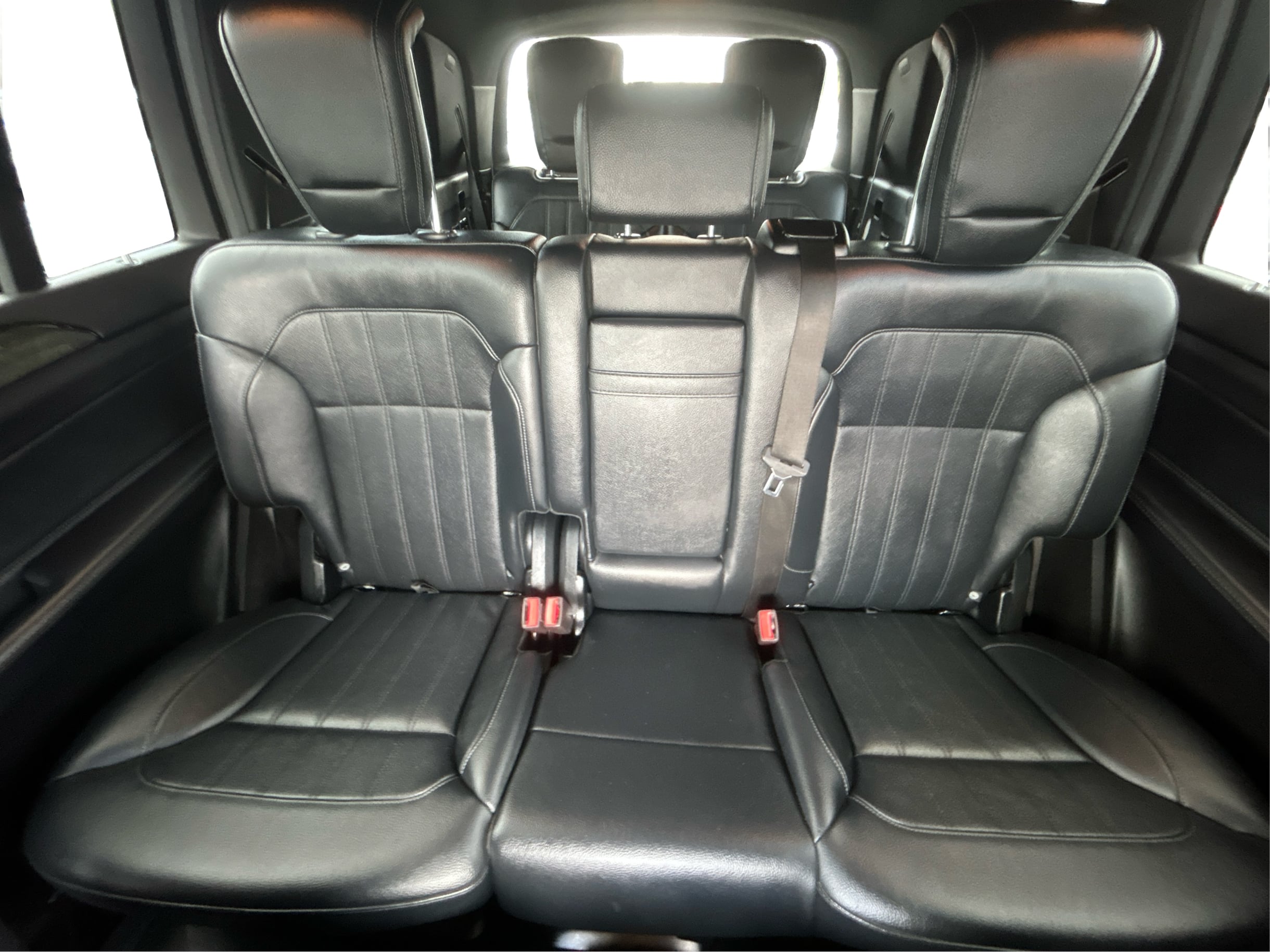 Photo 15 of this Mercedes-Benz GLS 450