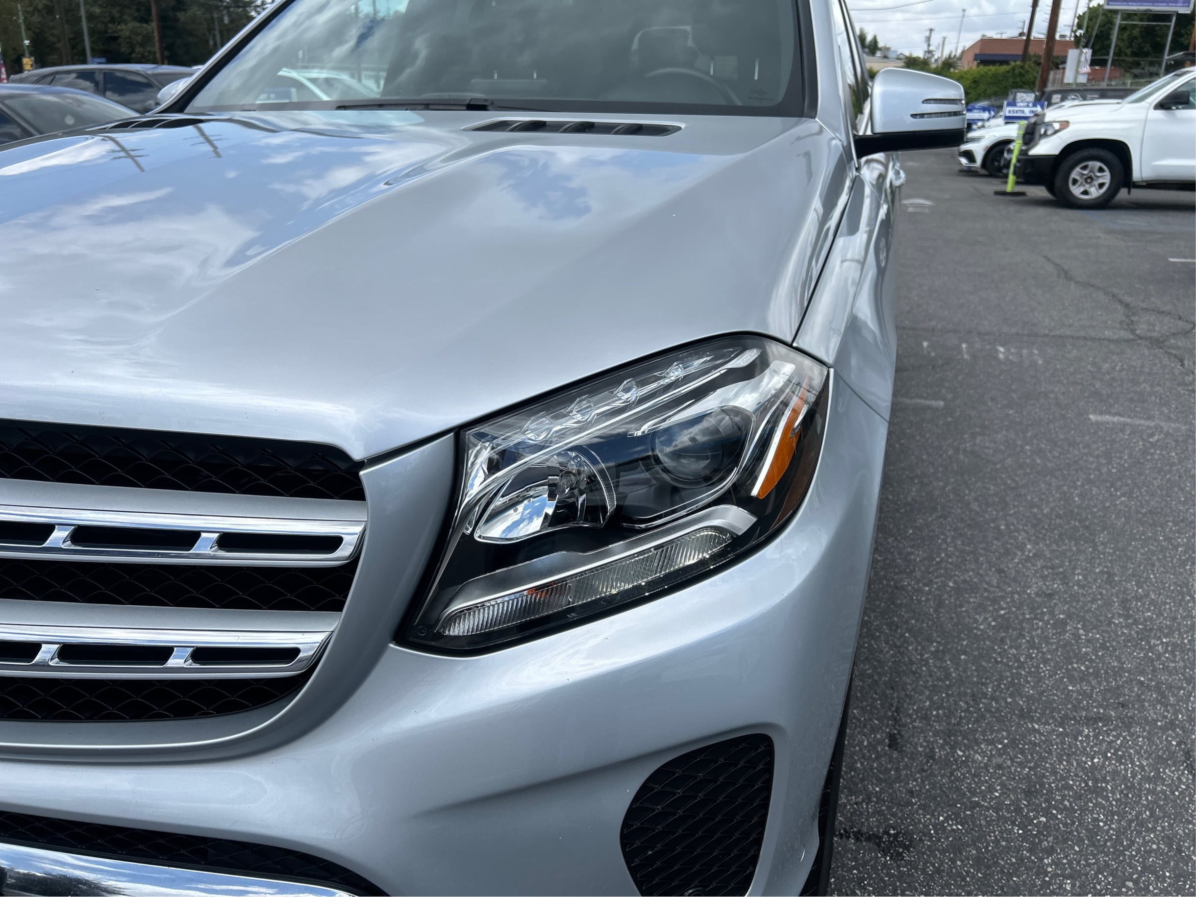 Photo 38 of this Mercedes-Benz GLS 450