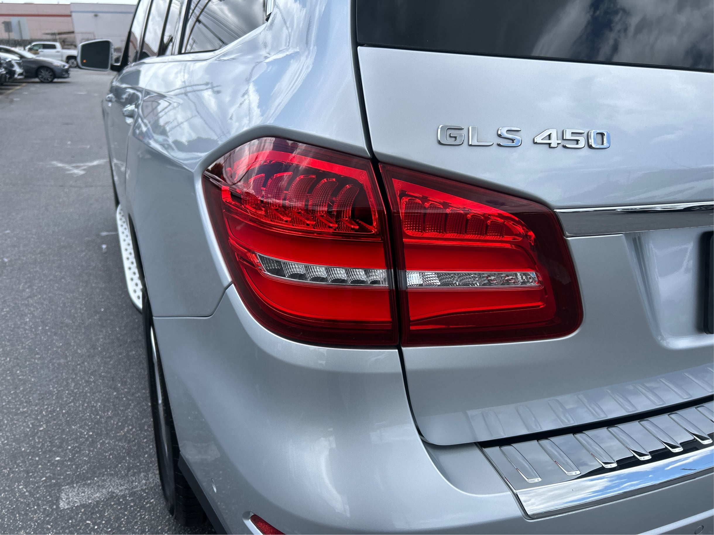 Photo 39 of this Mercedes-Benz GLS 450