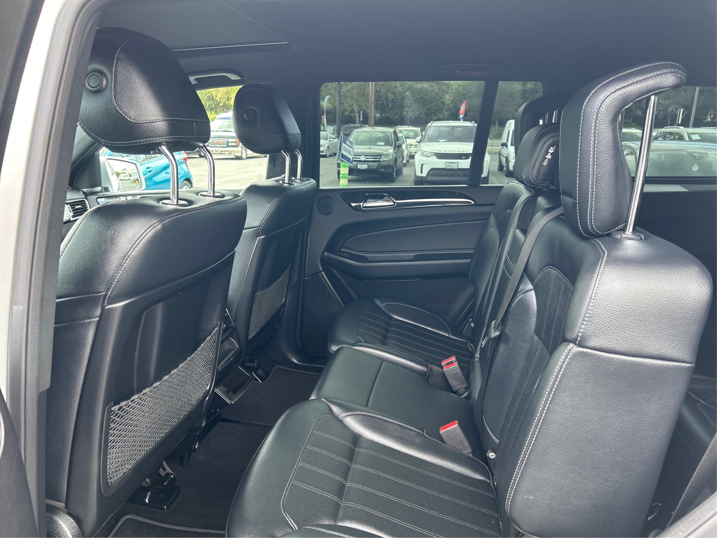 Photo 10 of this Mercedes-Benz GLS 450