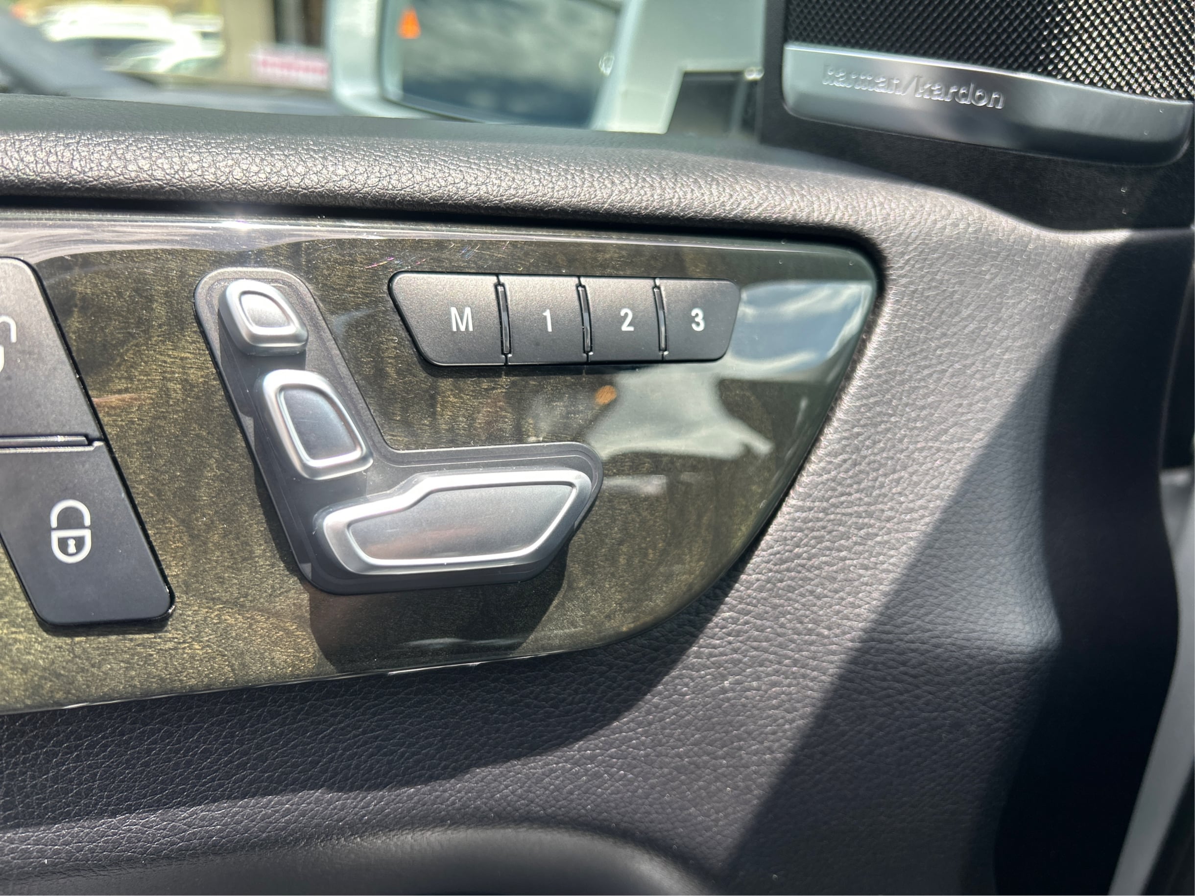 Photo 22 of this Mercedes-Benz GLS 450