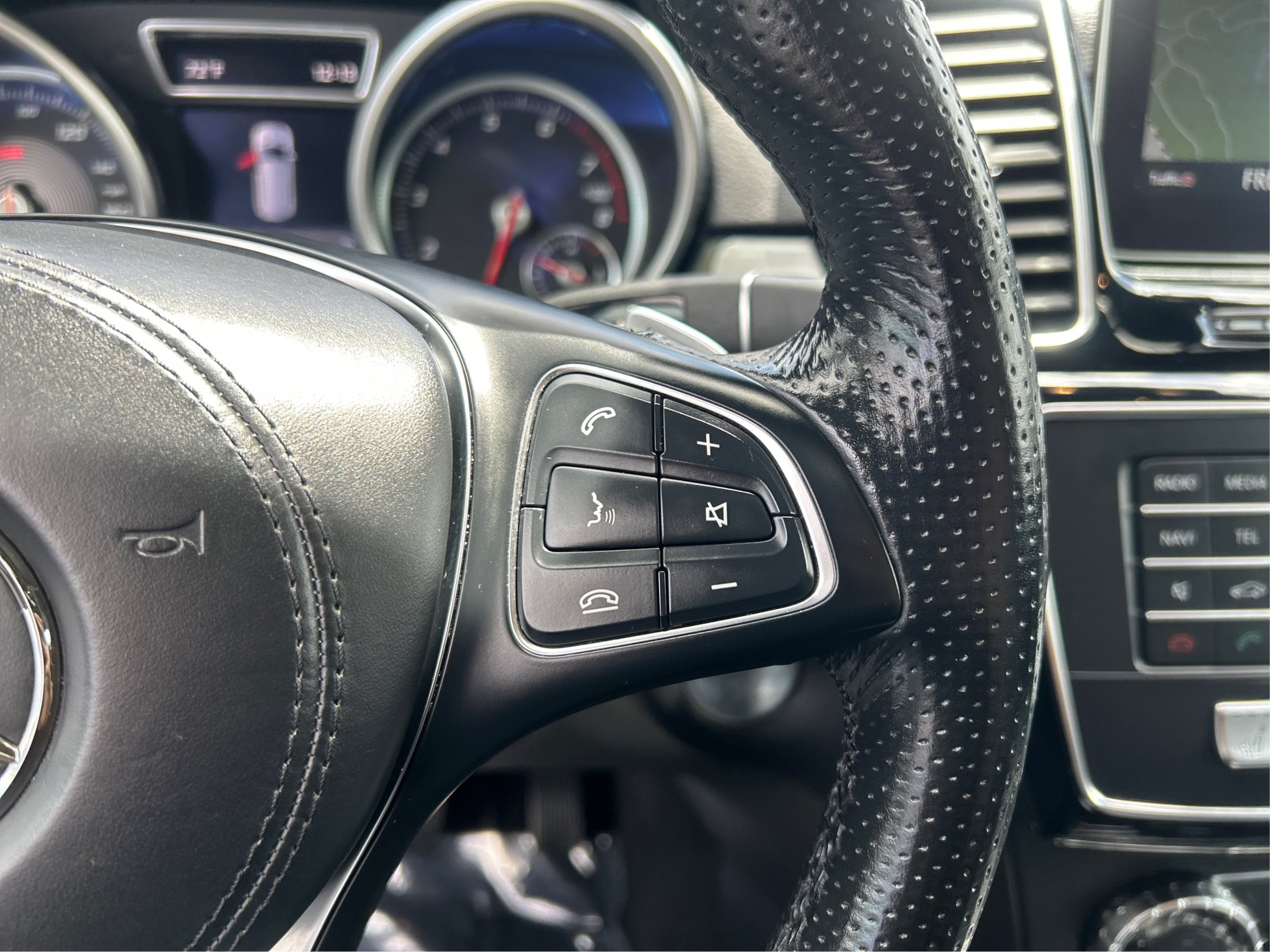 Photo 52 of this Mercedes-Benz GLS 450