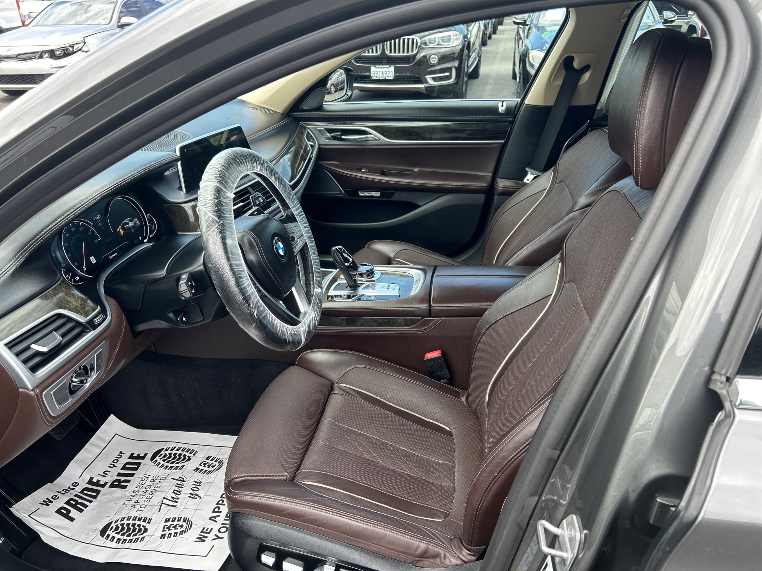 Photo 9 of this BMW 7 Series