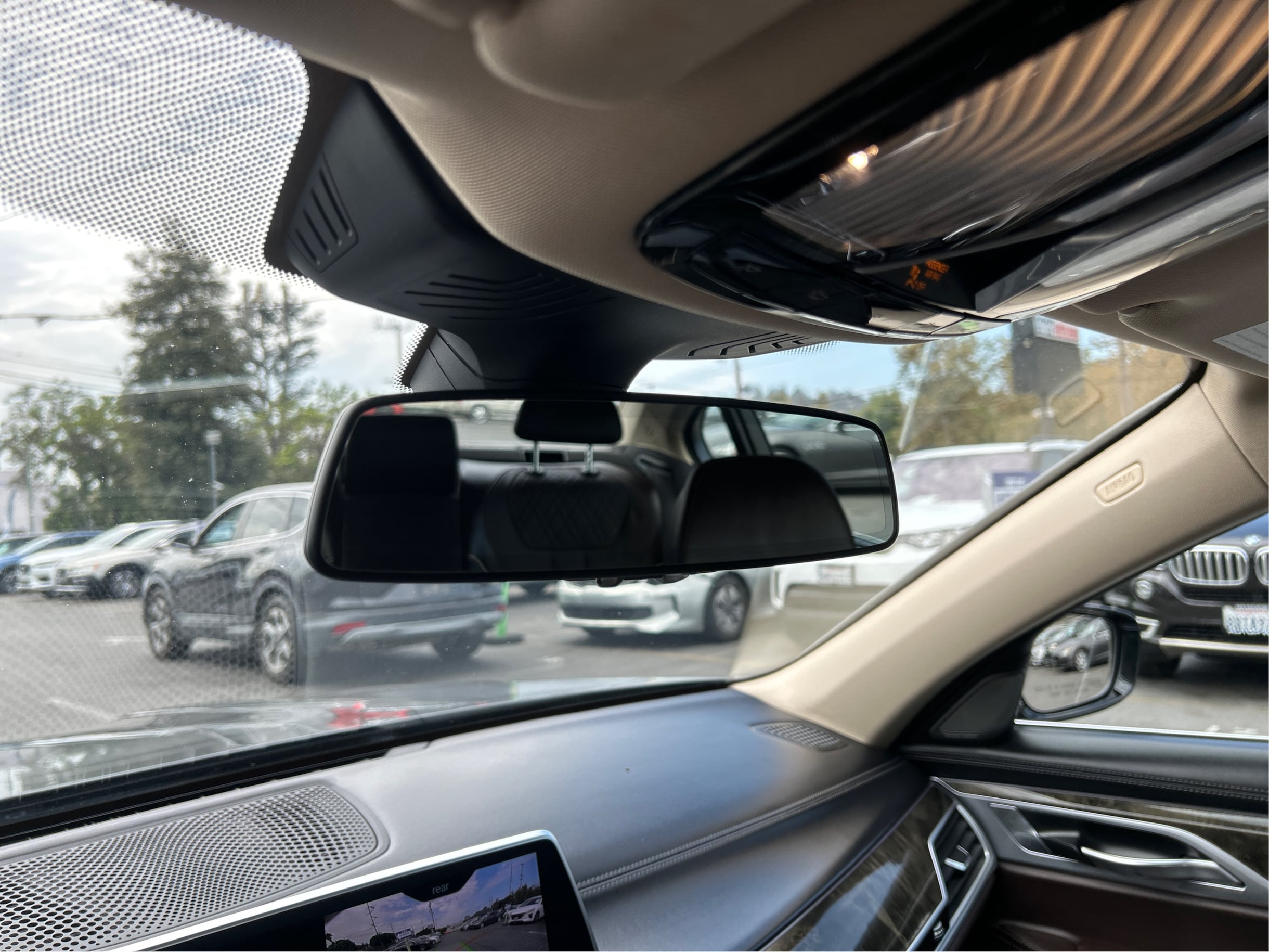 Photo 18 of this BMW 7 Series