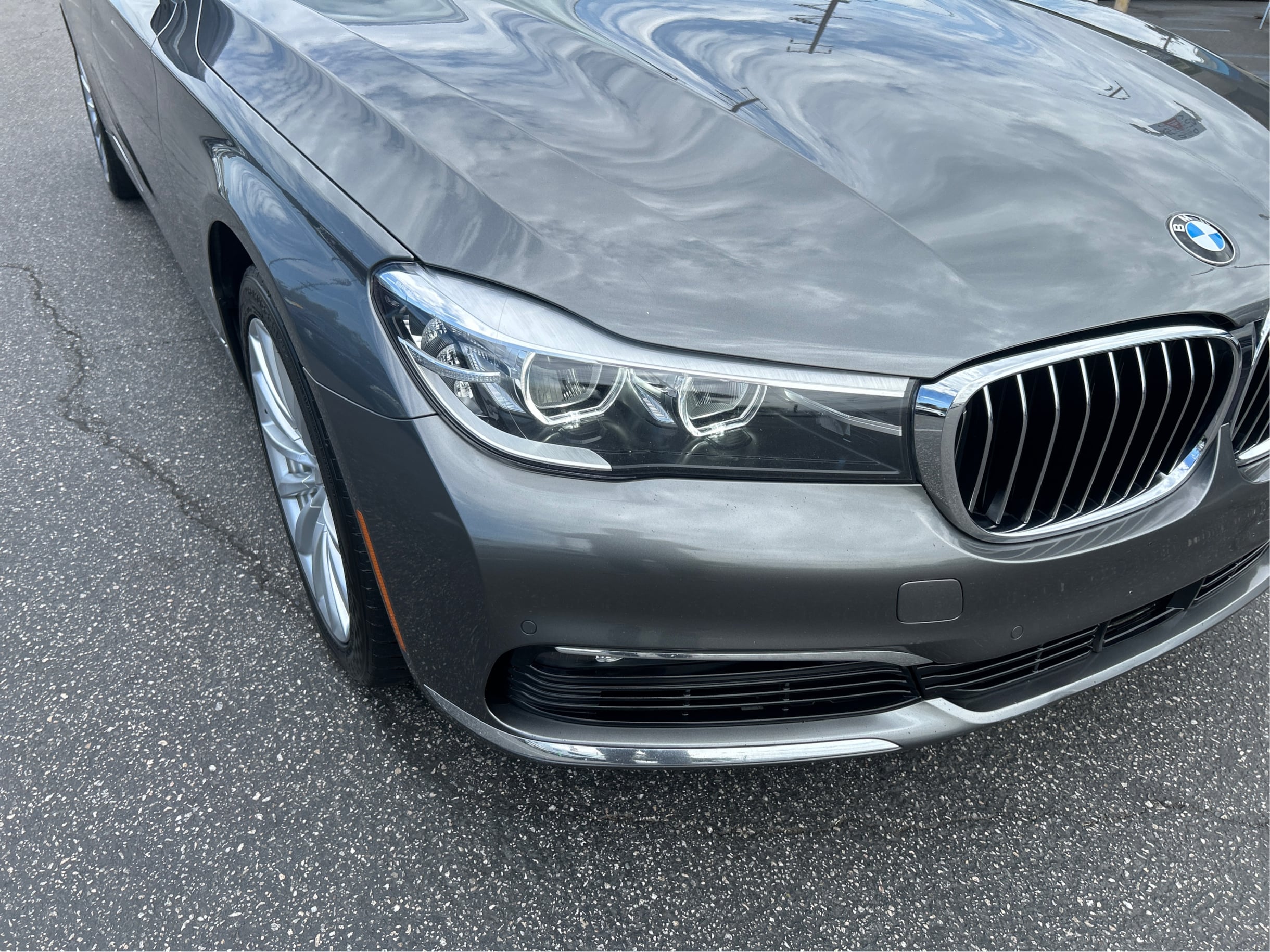 Photo 43 of this BMW 7 Series