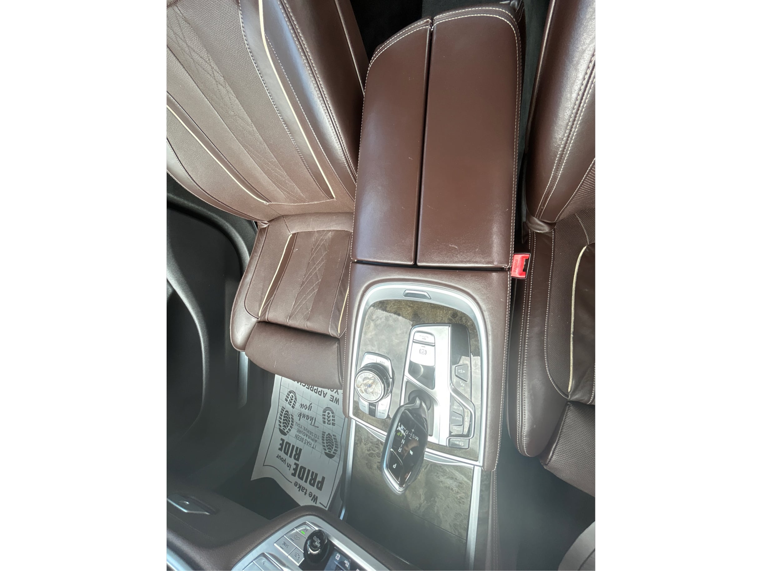 Photo 17 of this BMW 7 Series