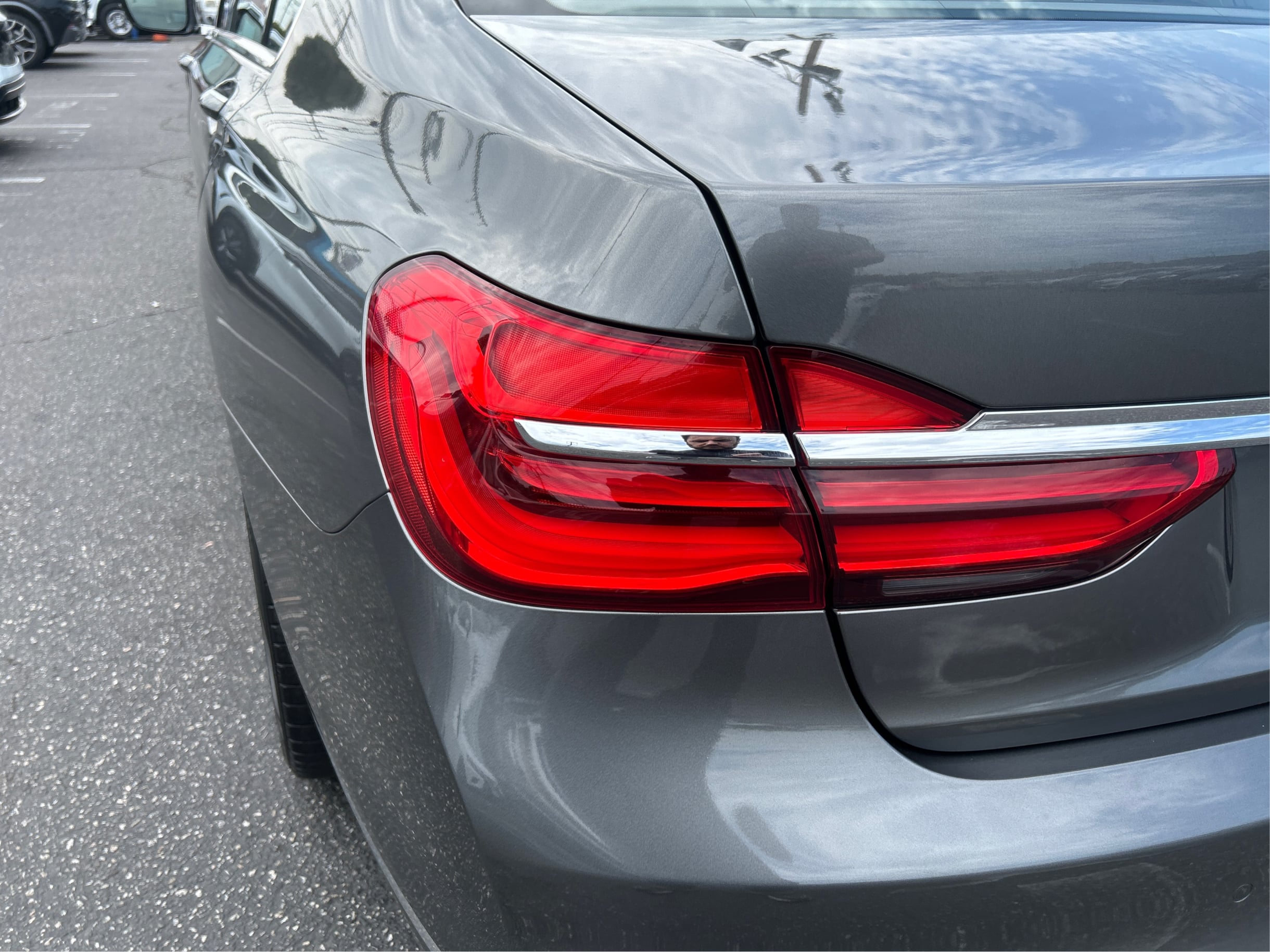 Photo 41 of this BMW 7 Series