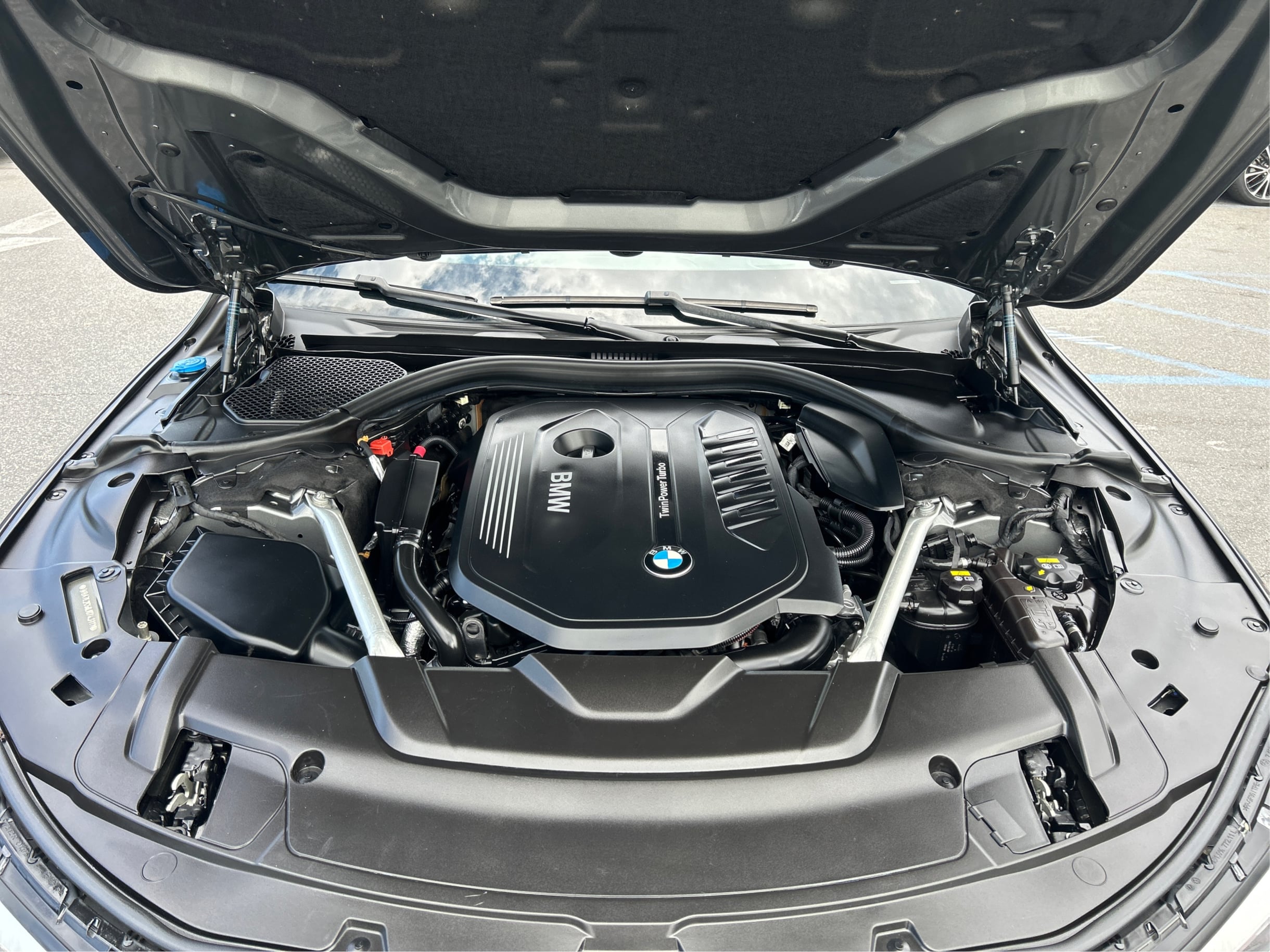 Photo 33 of this BMW 7 Series