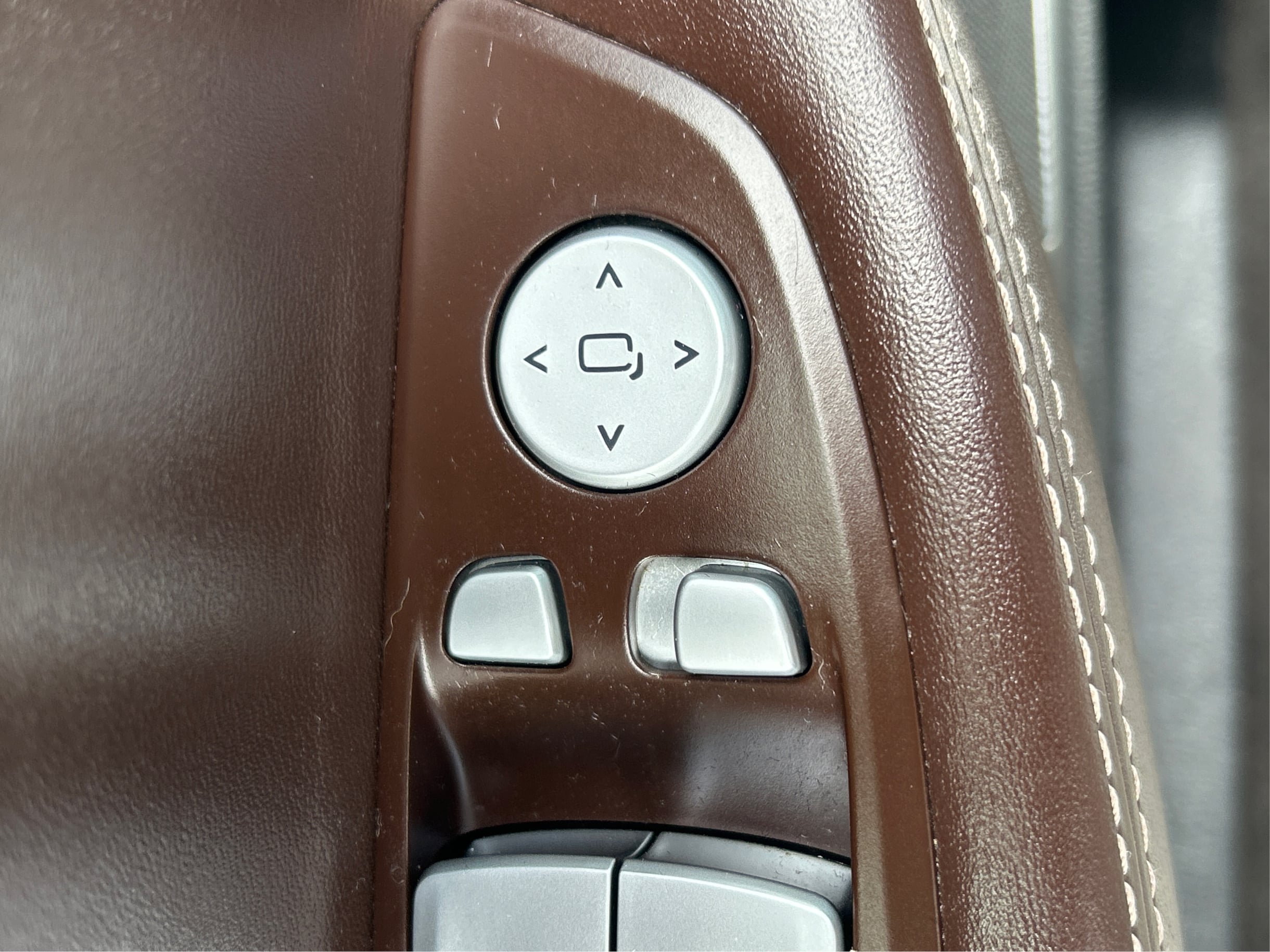 Photo 62 of this BMW 7 Series