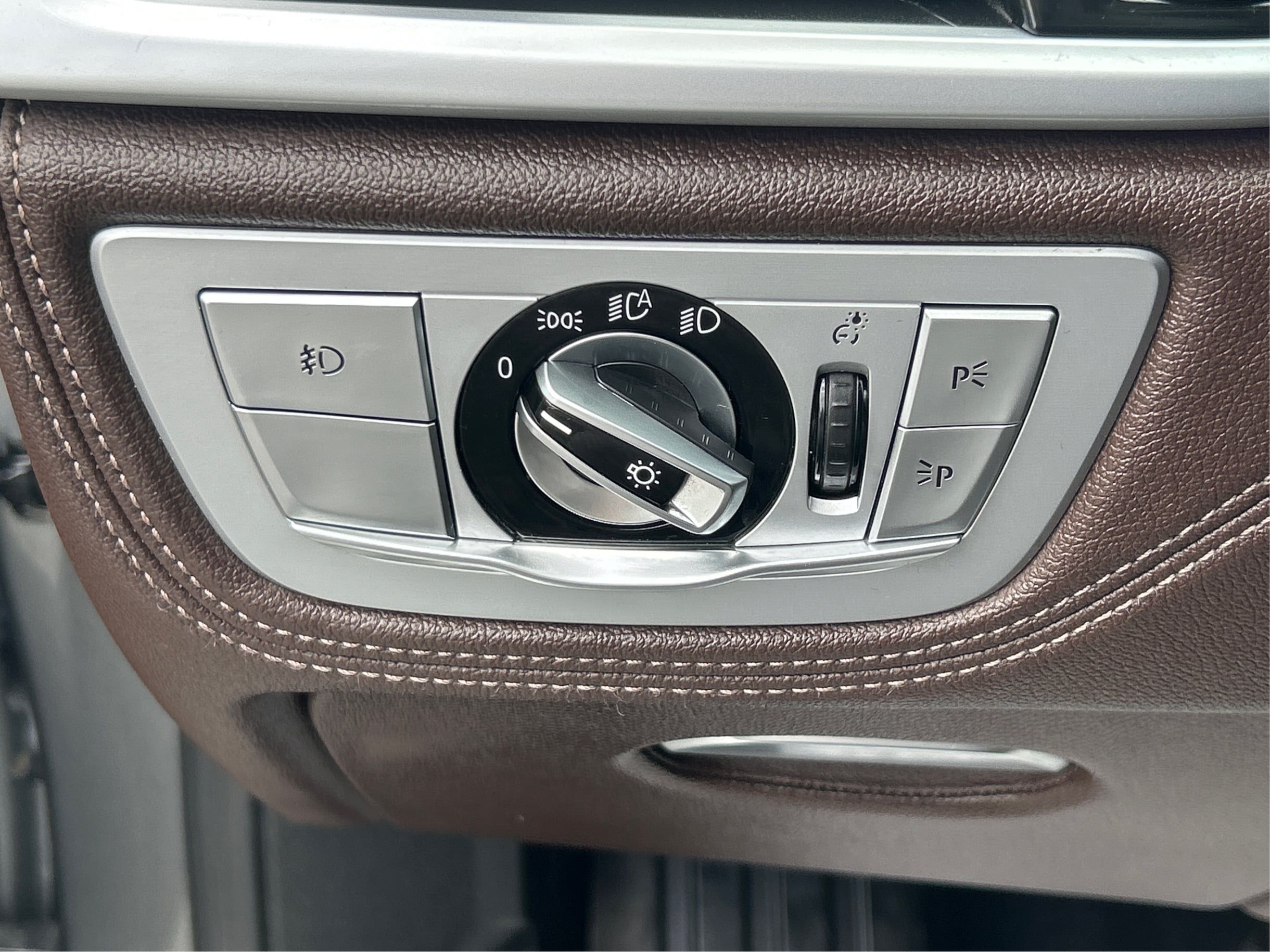 Photo 21 of this BMW 7 Series