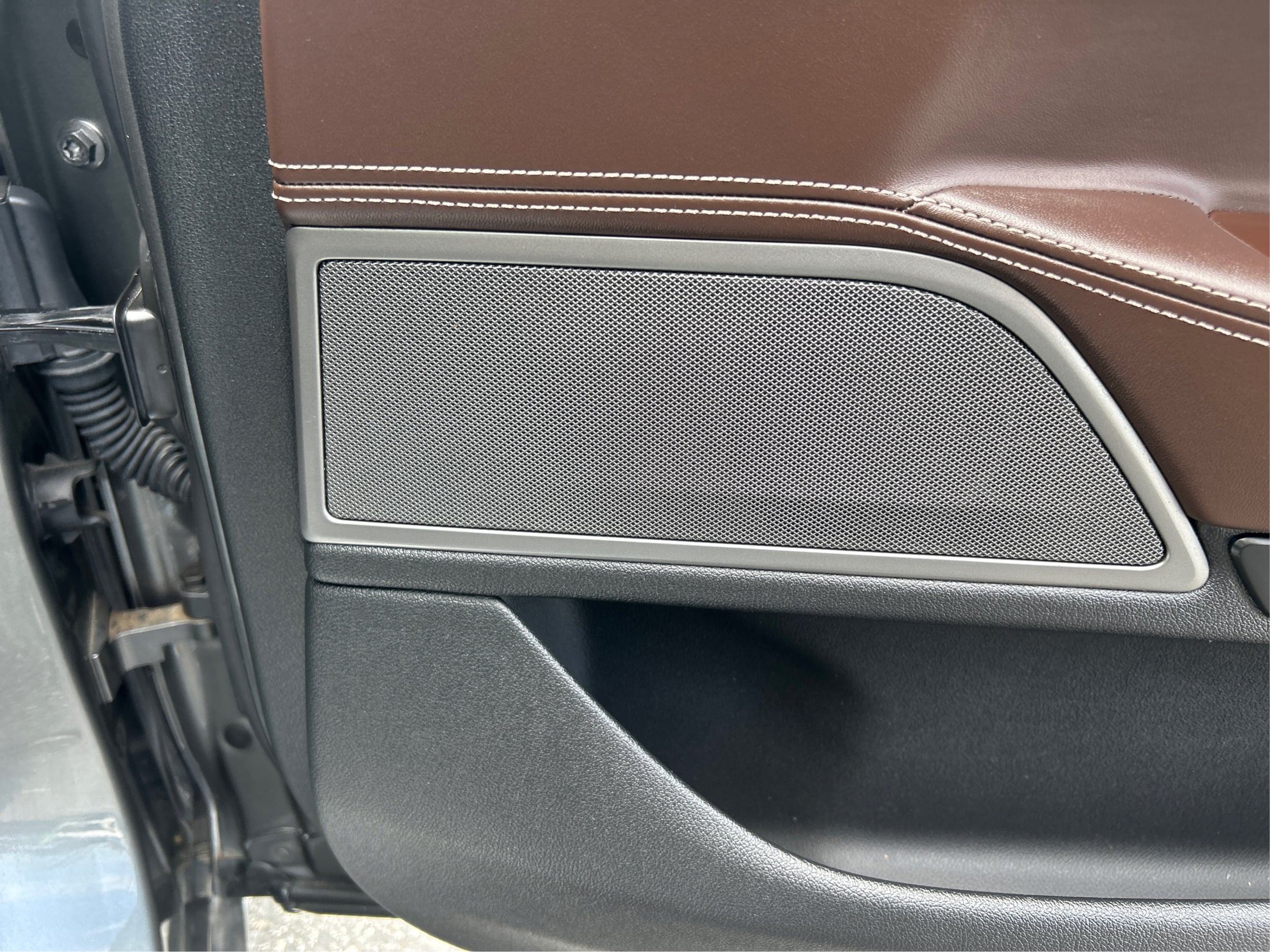 Photo 56 of this BMW 7 Series