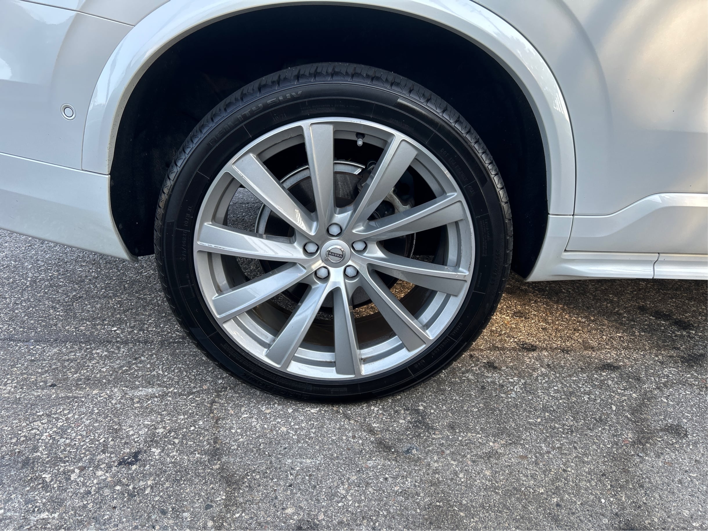 Photo 37 of this Volvo XC90