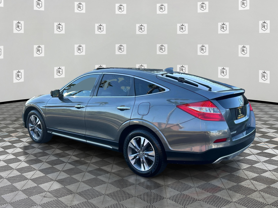 Photo 7 of this Honda Crosstour