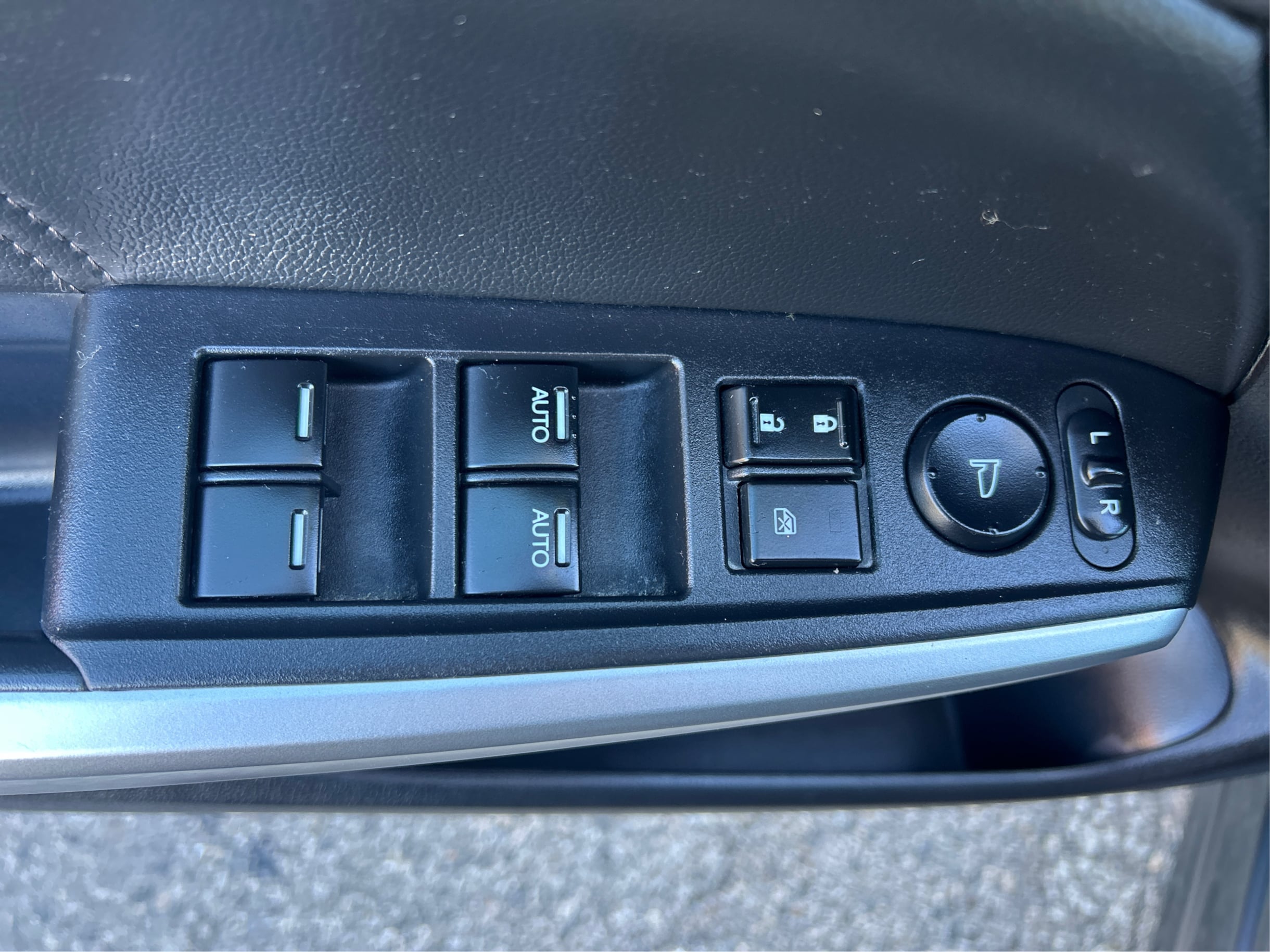 Photo 55 of this Honda Crosstour