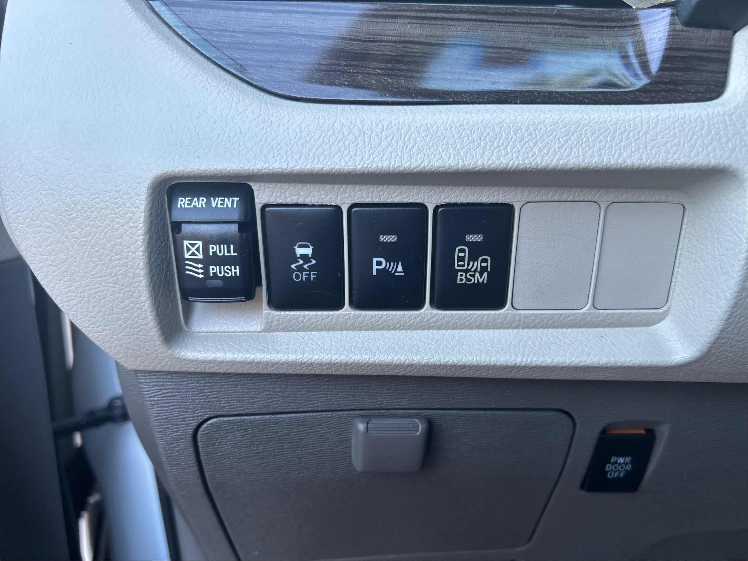 Photo 65 of this Toyota Sienna