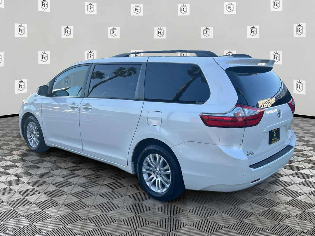 Photo 7 of this Toyota Sienna