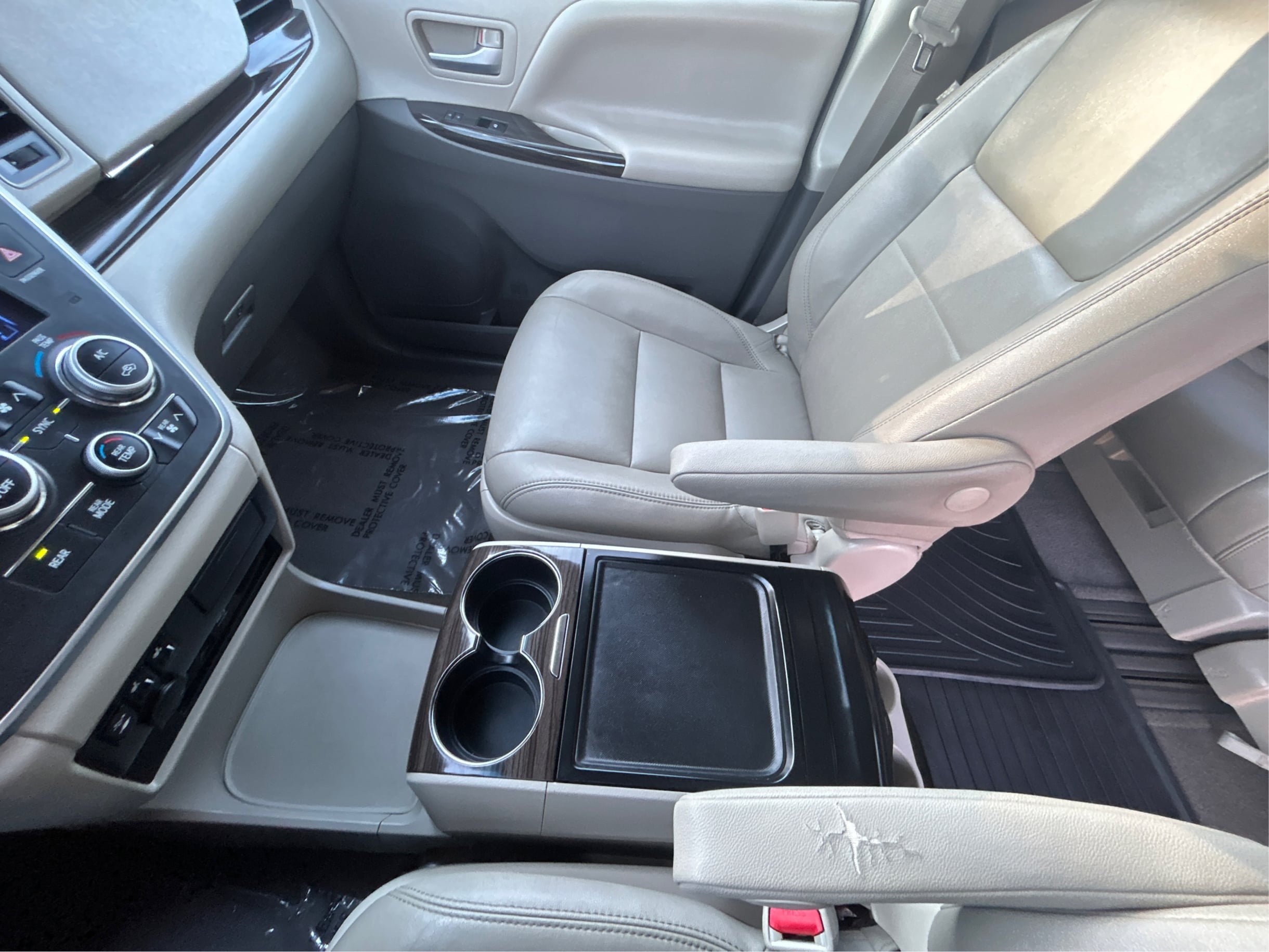 Photo 17 of this Toyota Sienna