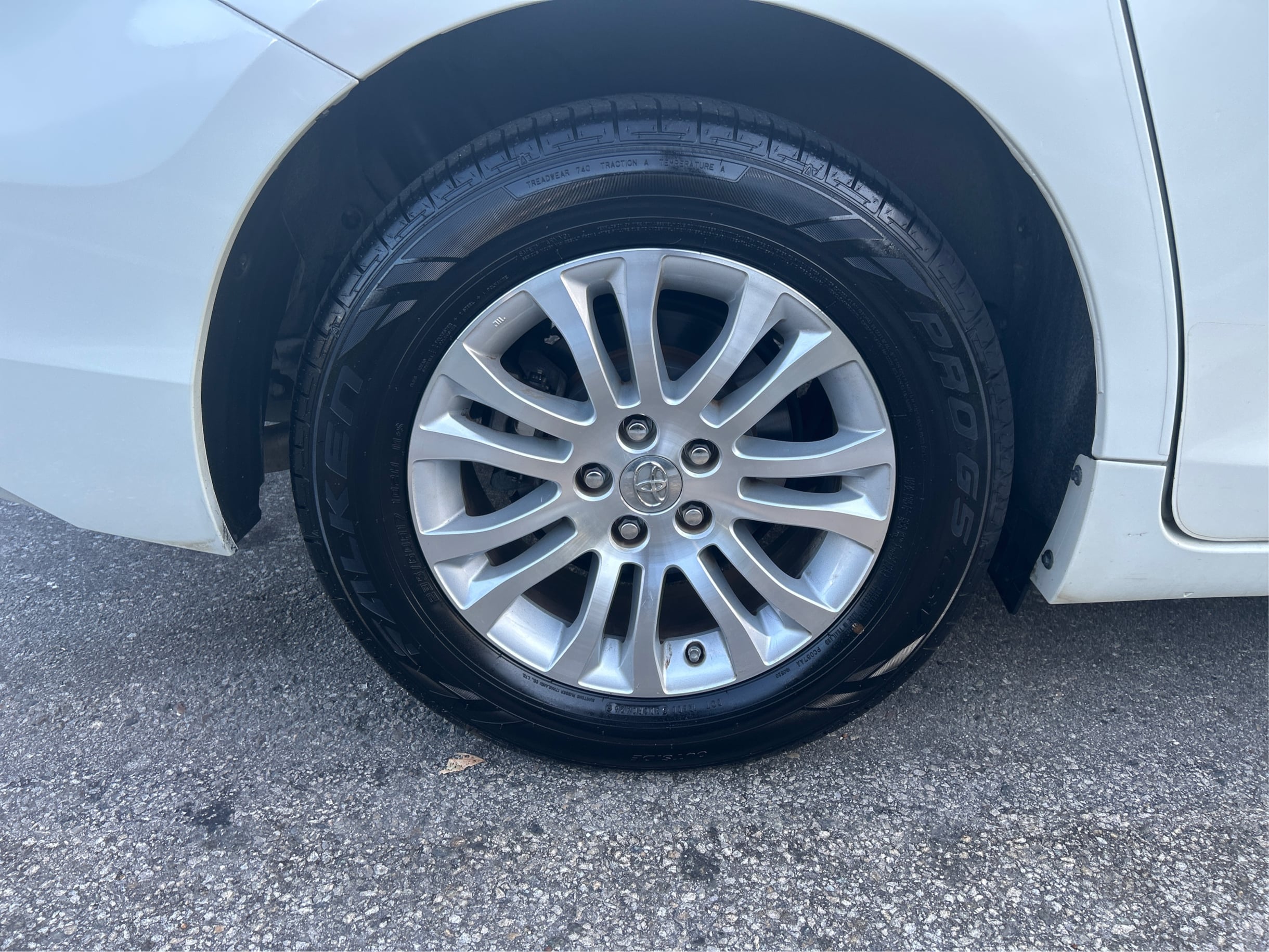 Photo 36 of this Toyota Sienna